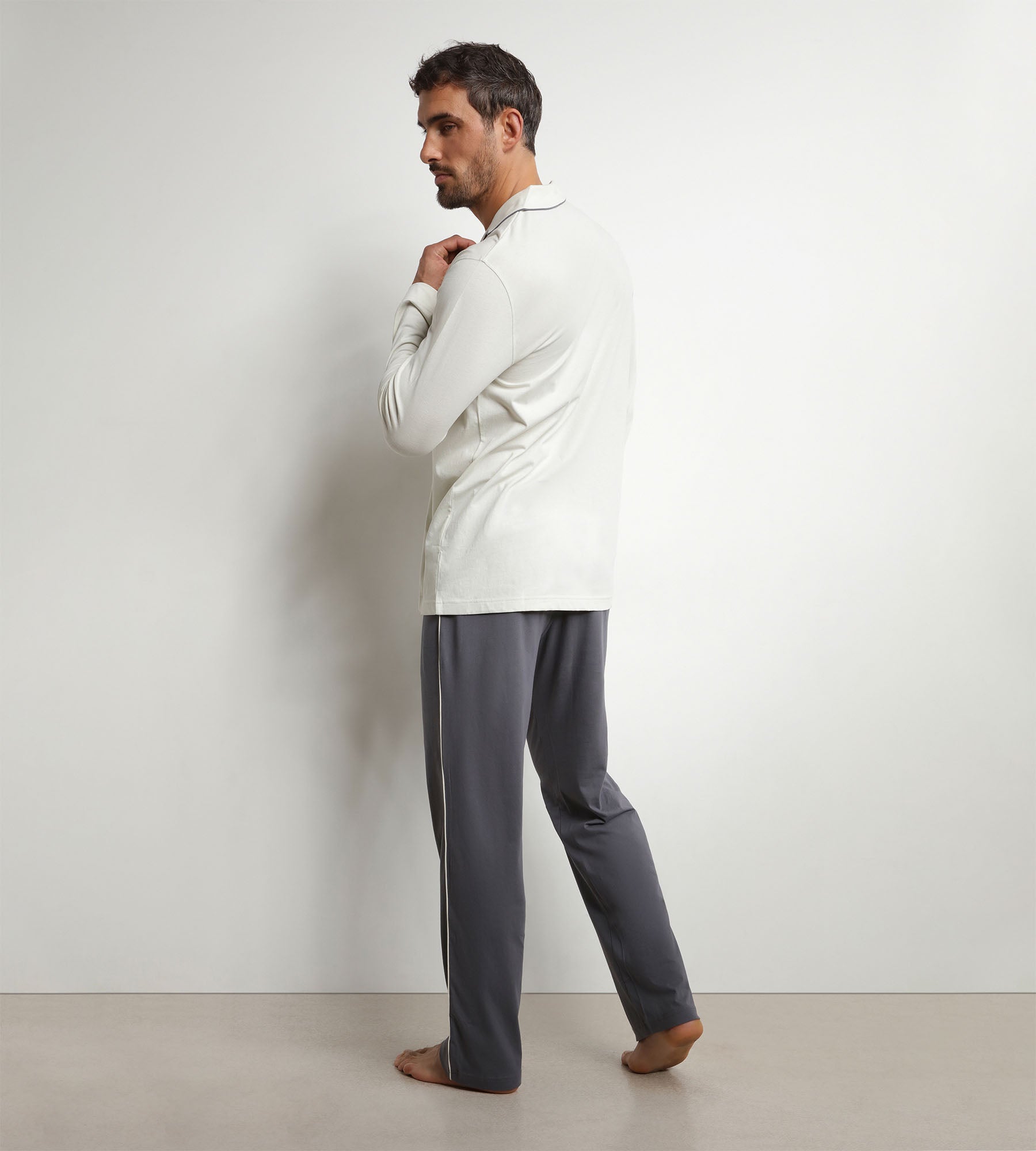 dim-nightwear-ensemble-pyjama-homme-chemise-pantalon-jersey-gris-fonc image 2