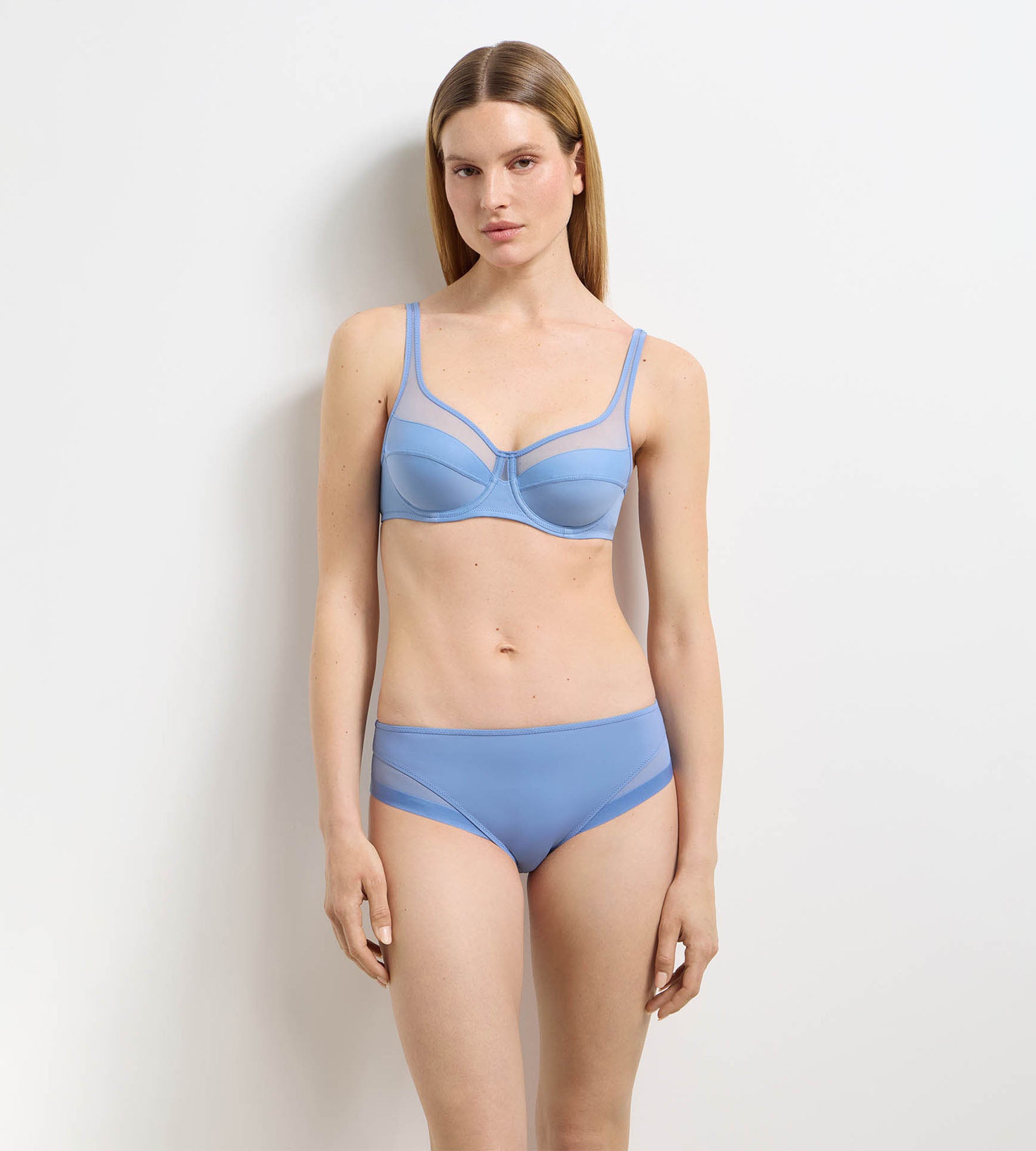 dim-generous-classic-soutien-gorge-embo-tant-armatures-bleu-lin image 4