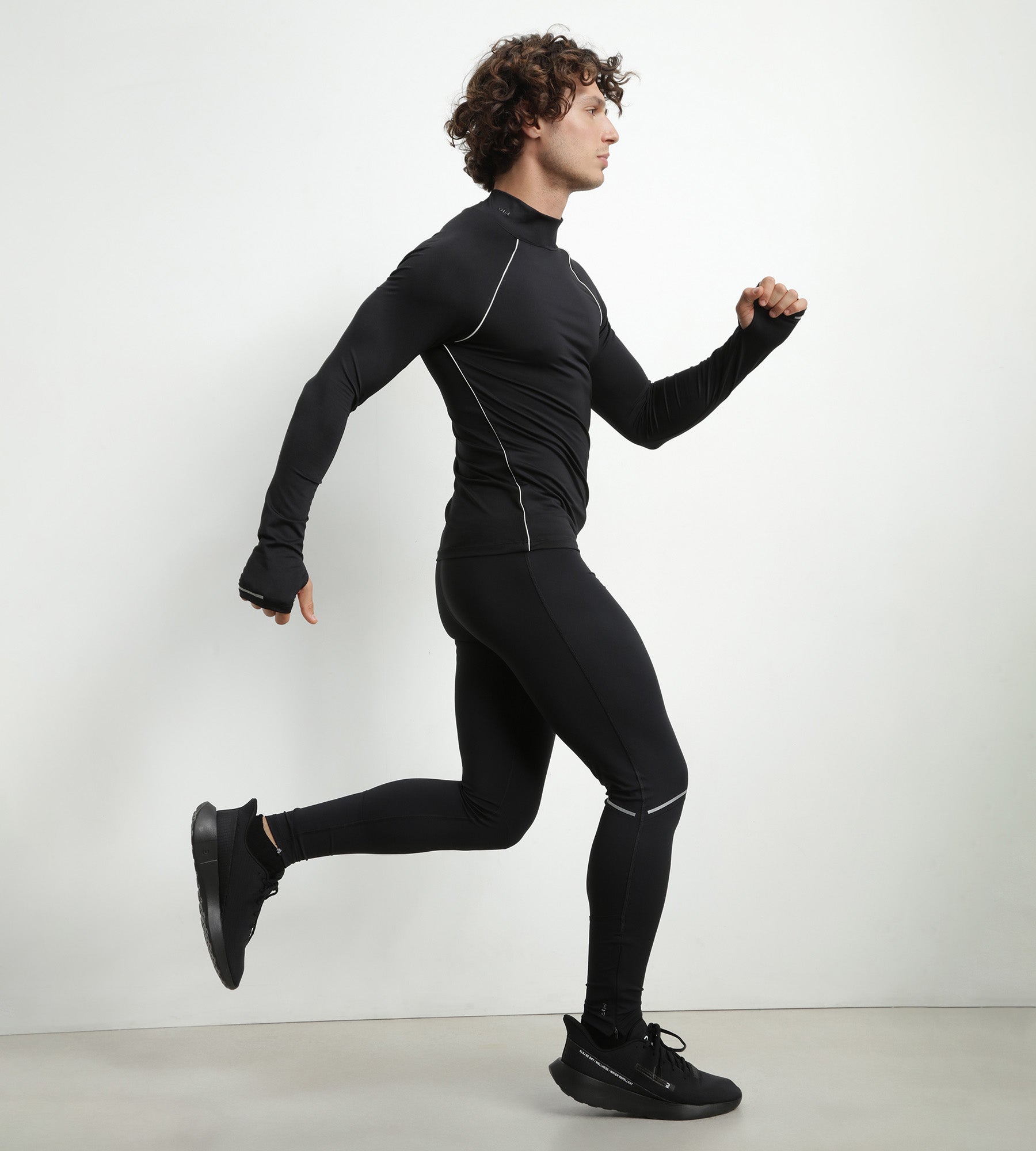 dim-move-haut-de-sport-homme-col-montant-microfibre-noir image 2