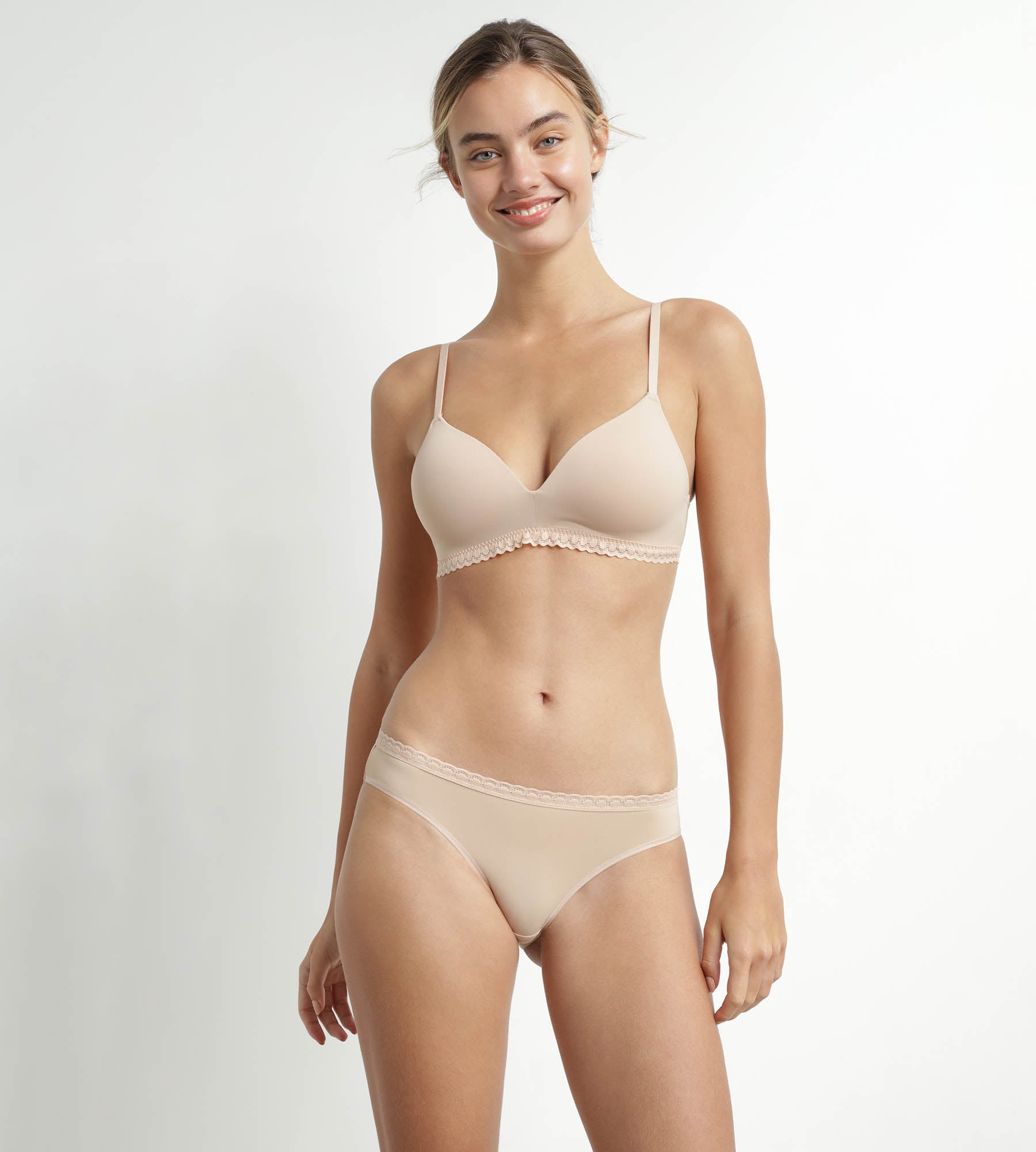 dim-soutien-gorge-triangle-padd-sans-armatures-nude-daily-micro image 3