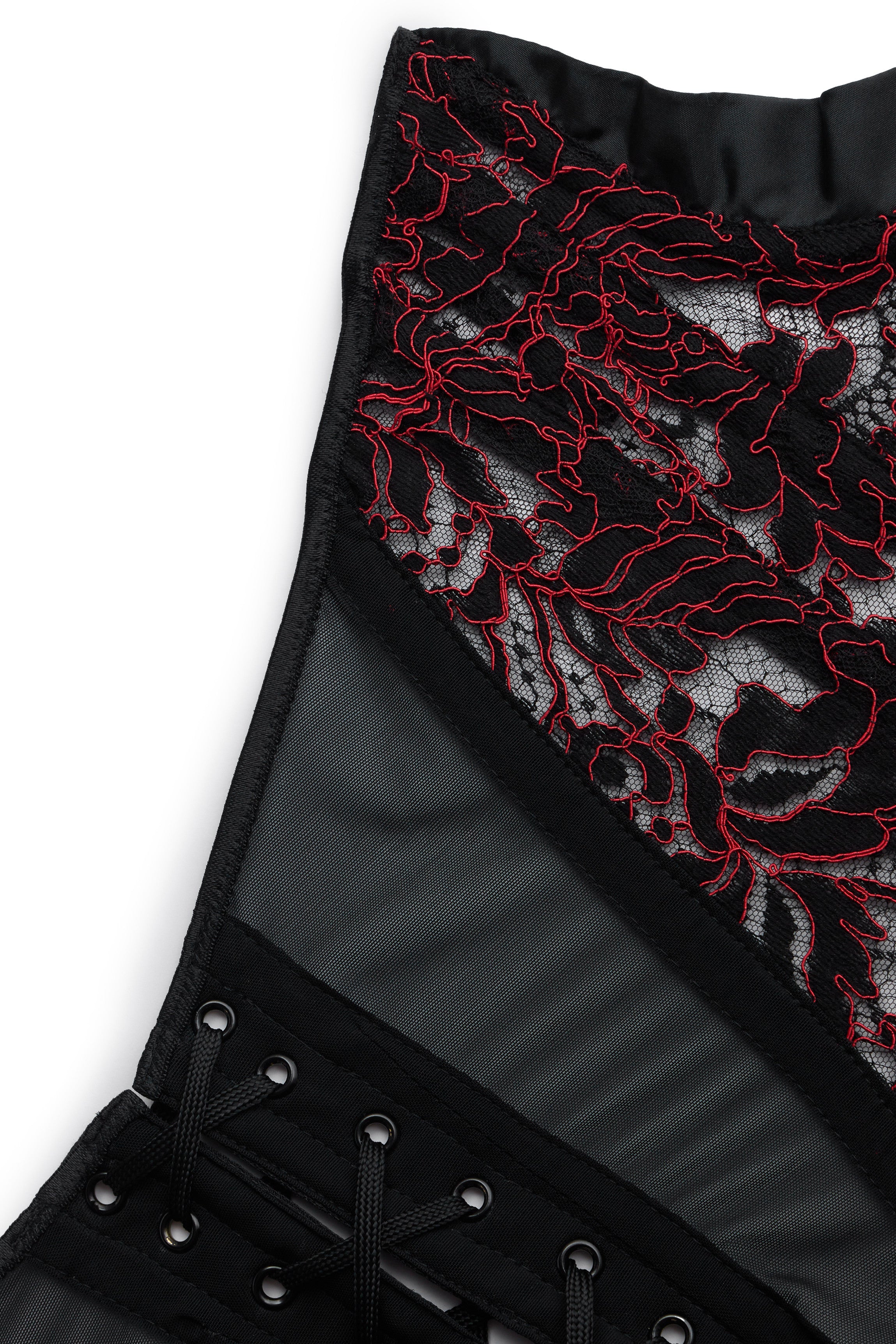 cadolle-corset-zula-sein-nu-dentelle-noire-et-rouge-la-age image 3