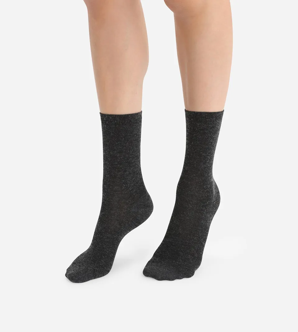 dim-laine-douce-chaussettes-femme-unies-anthracite image 1