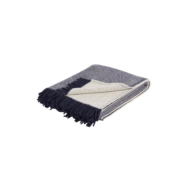 atelier-tuffery-plaid-en-laine-naturelle-de-loz-re-motif-serg image 1