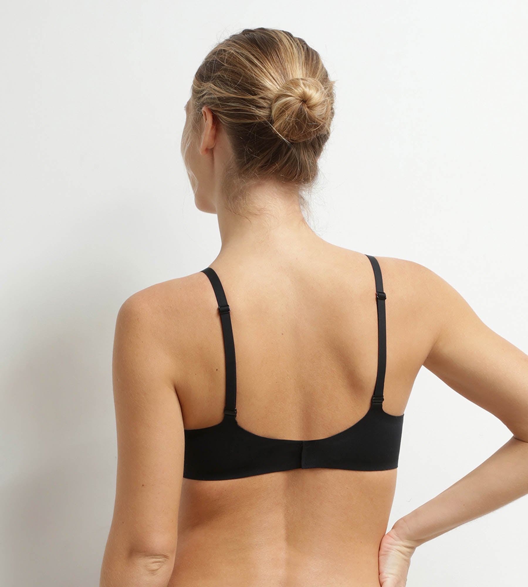 dim-invisible-soutien-gorge-armatures-en-microfibre-noir image 2