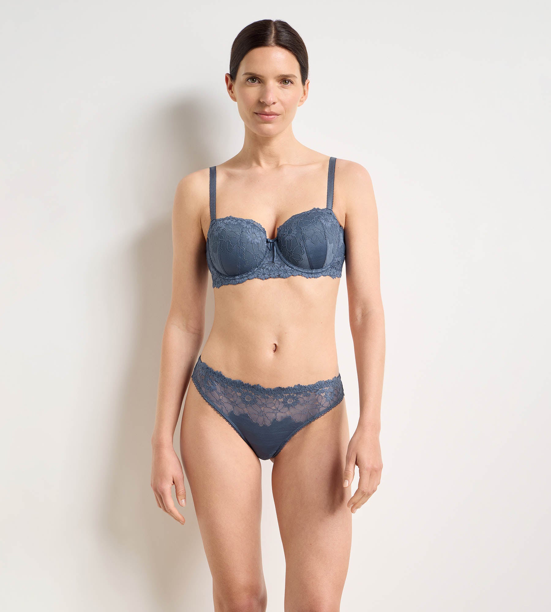 dim-slow-days-fresh-vibes-soutien-gorge-balconnet-padd-poudre-bleue image 3