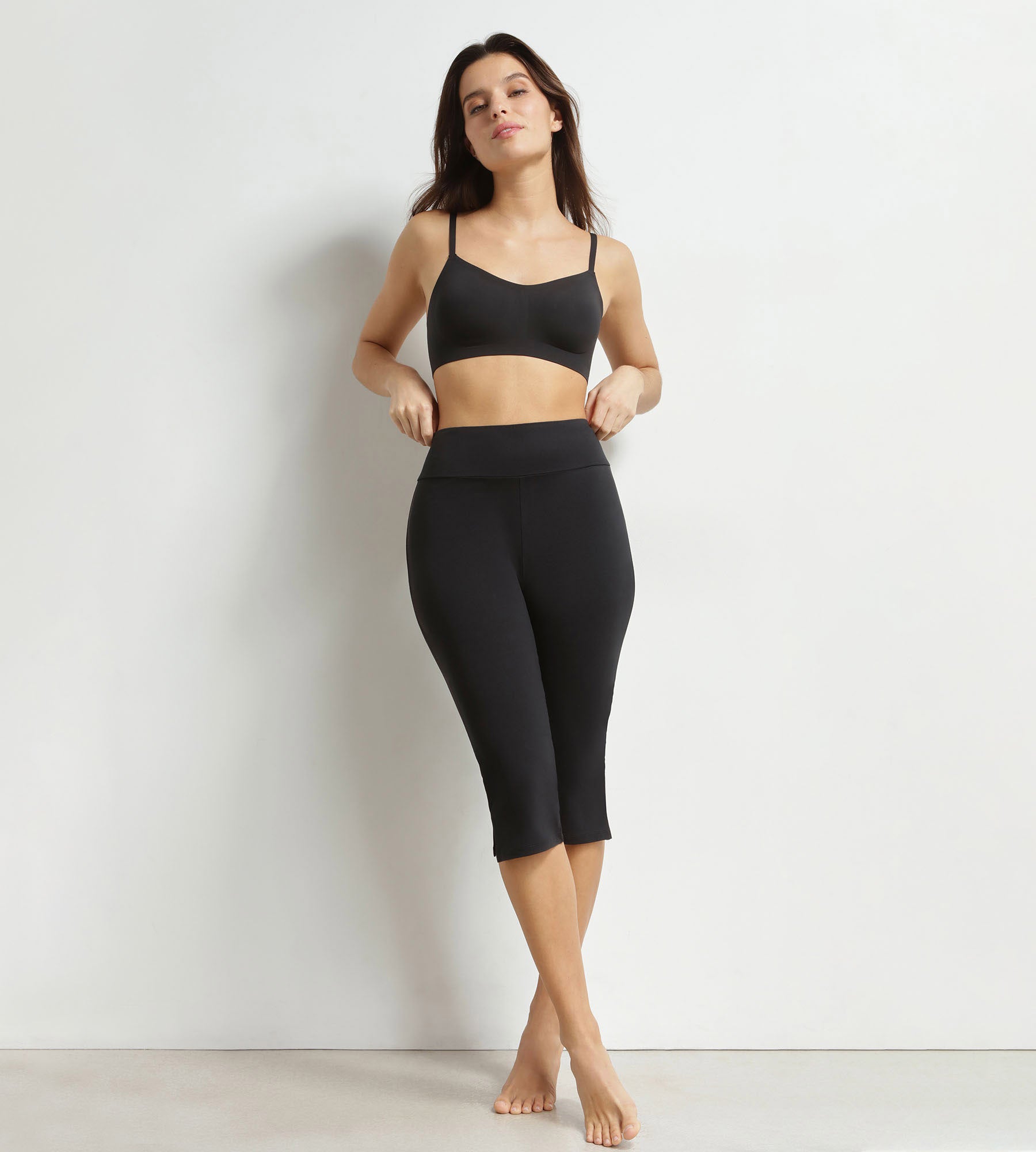 dim-comfywear-legging-court-femme-3-4-microfibre-noir image 3