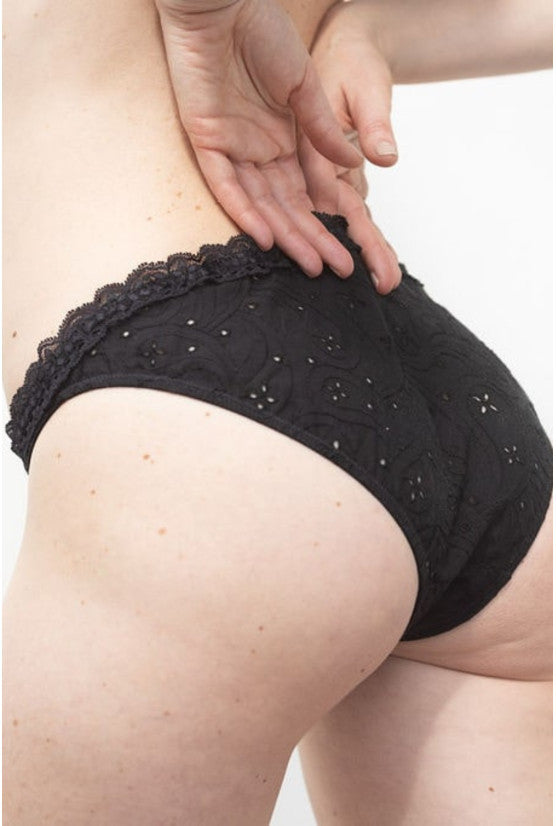 cadolle-culotte-mimi-coton-noire-broderie-anglaise image 1
