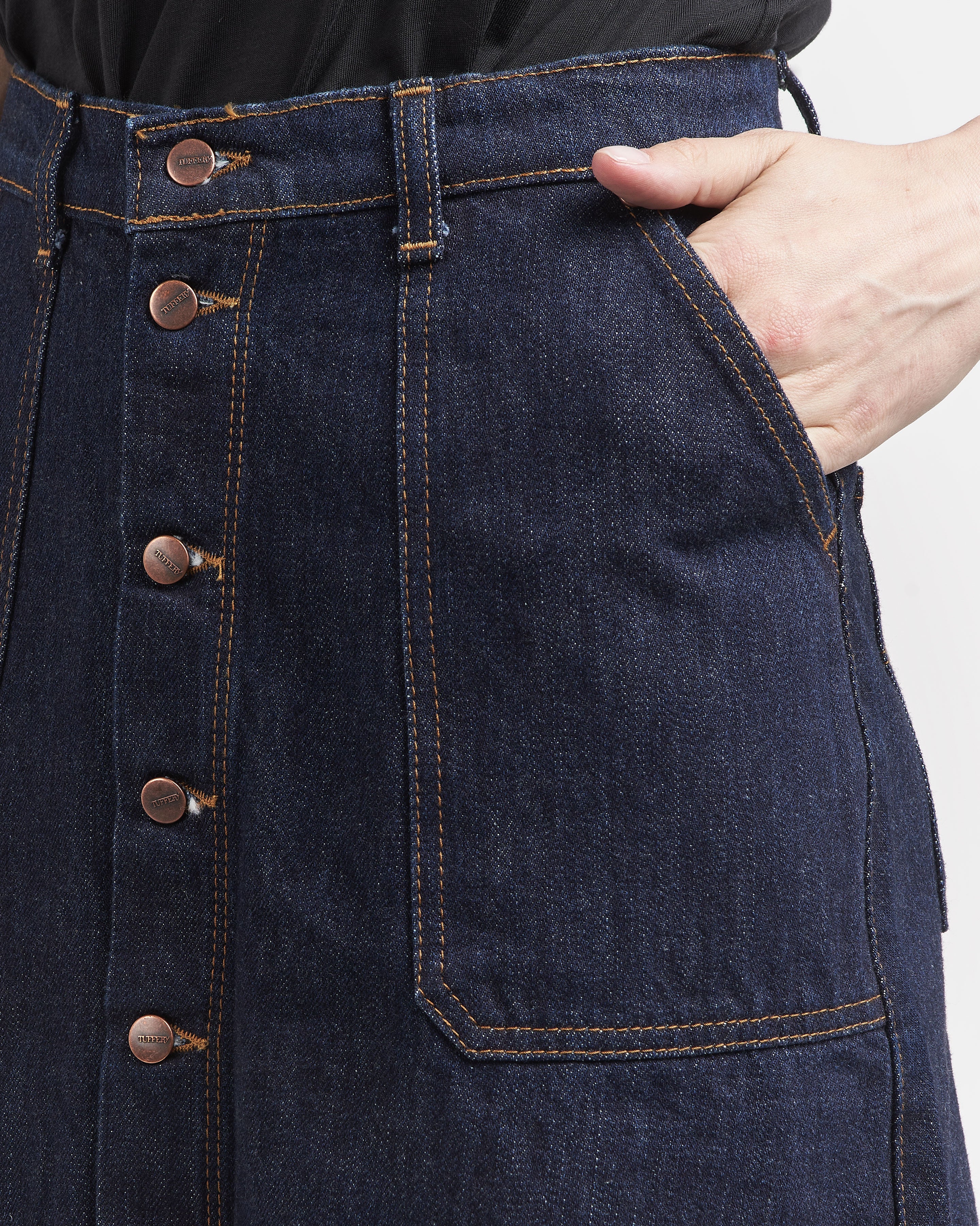 atelier-tuffery-juliette-jupe-trap-ze-en-jean-brut-boutonn-e image 5