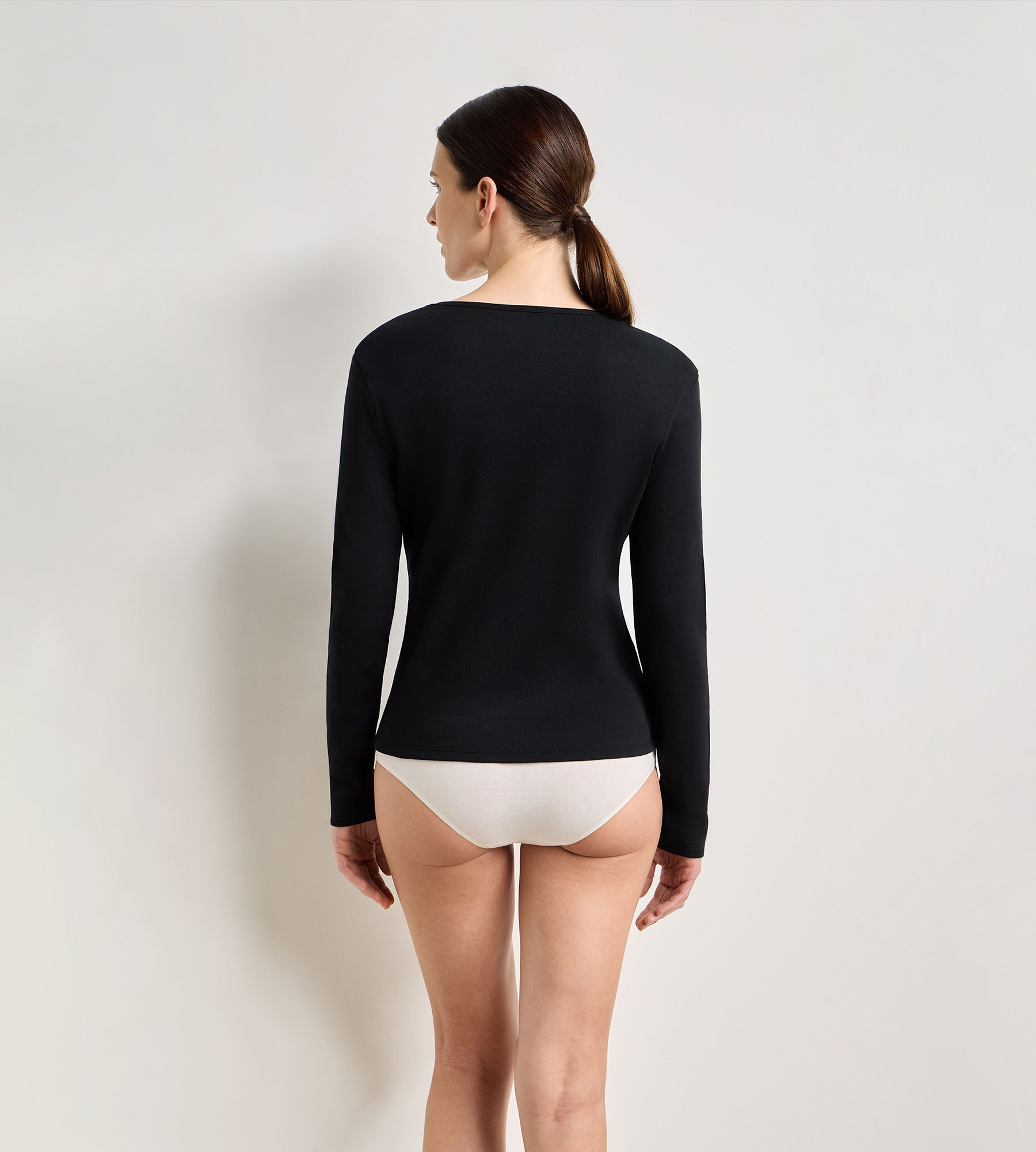 dim-thermal-body-manches-longues-femme-coton-gratt-noir image 4