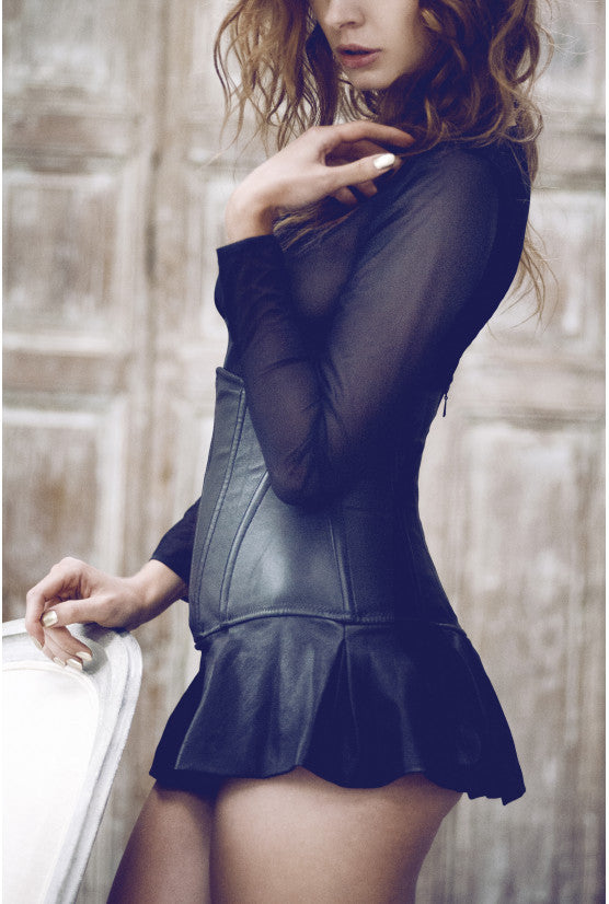 cadolle-hera-corset-cuir-sein-nu image 2