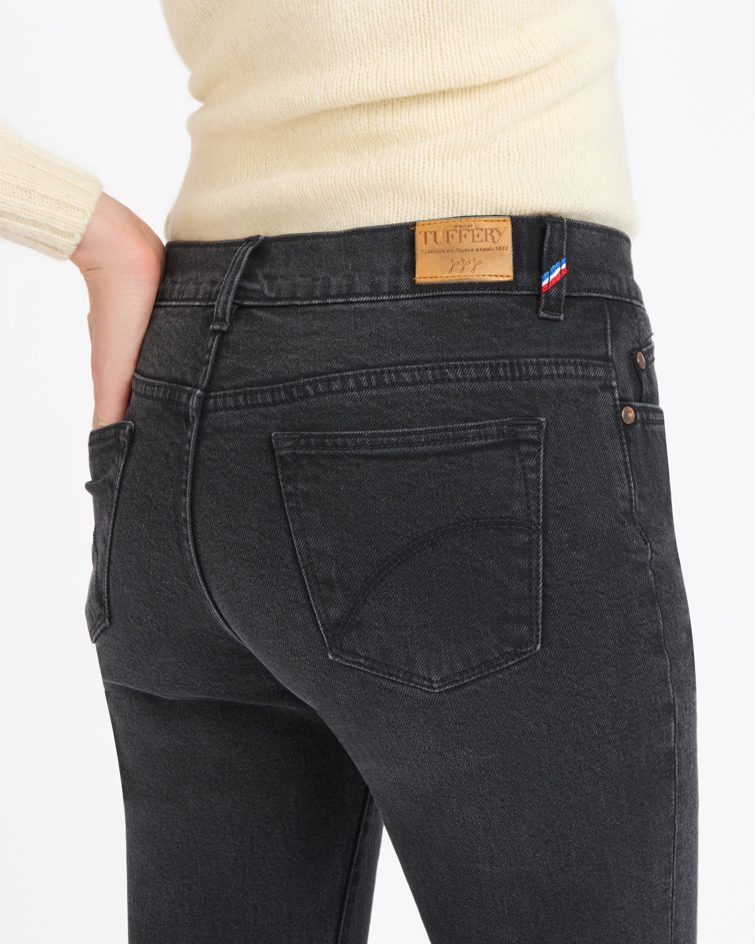 atelier-tuffery-jean-femme-droit-ajust-augusta-noir-d-lav image 5