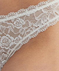 aubade-rosessence-string-en-dentelle-opale image 5