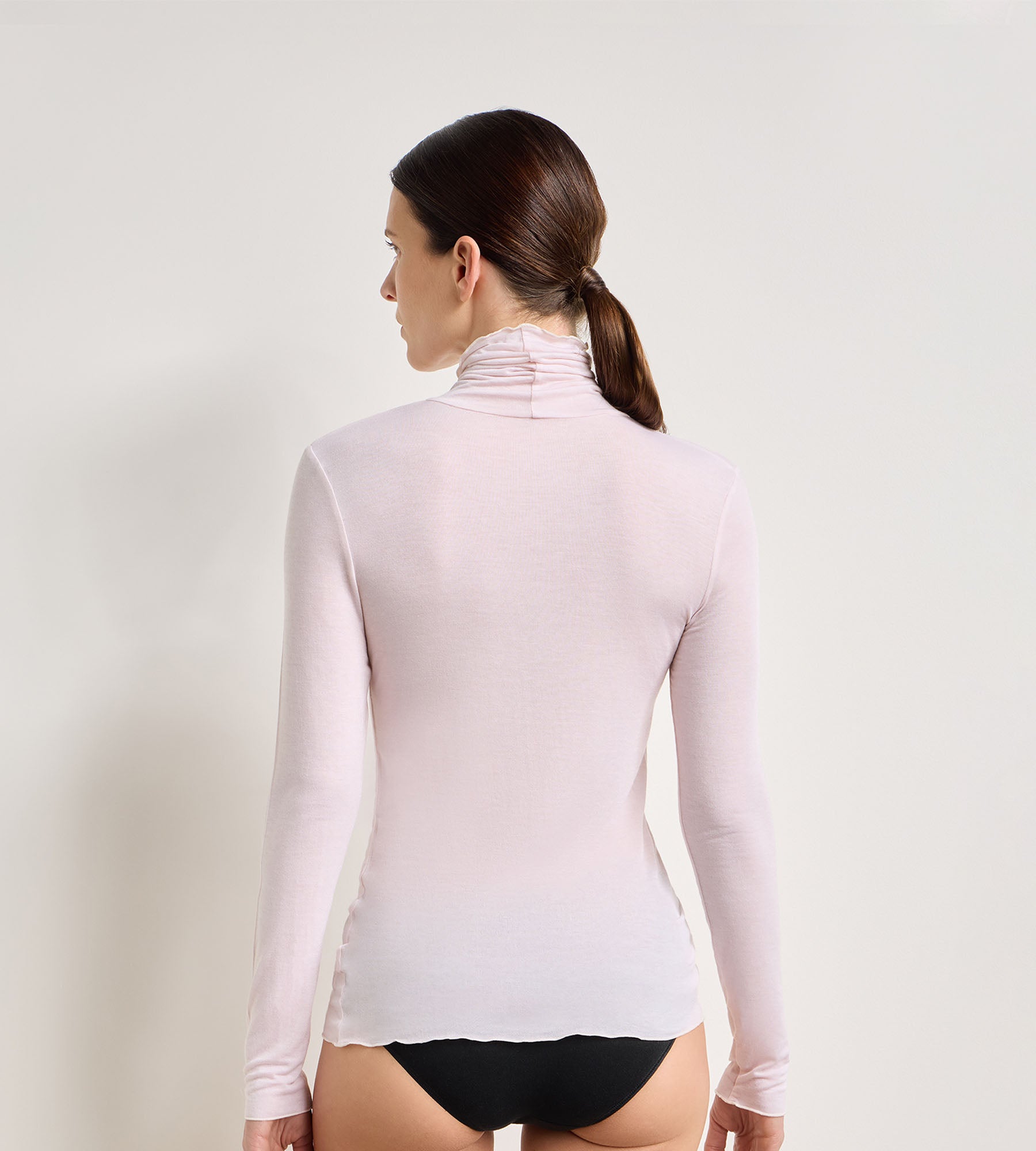 dim-thermal-light-t-shirt-femme-col-rond-rose-doux-modal-cachemire image 2
