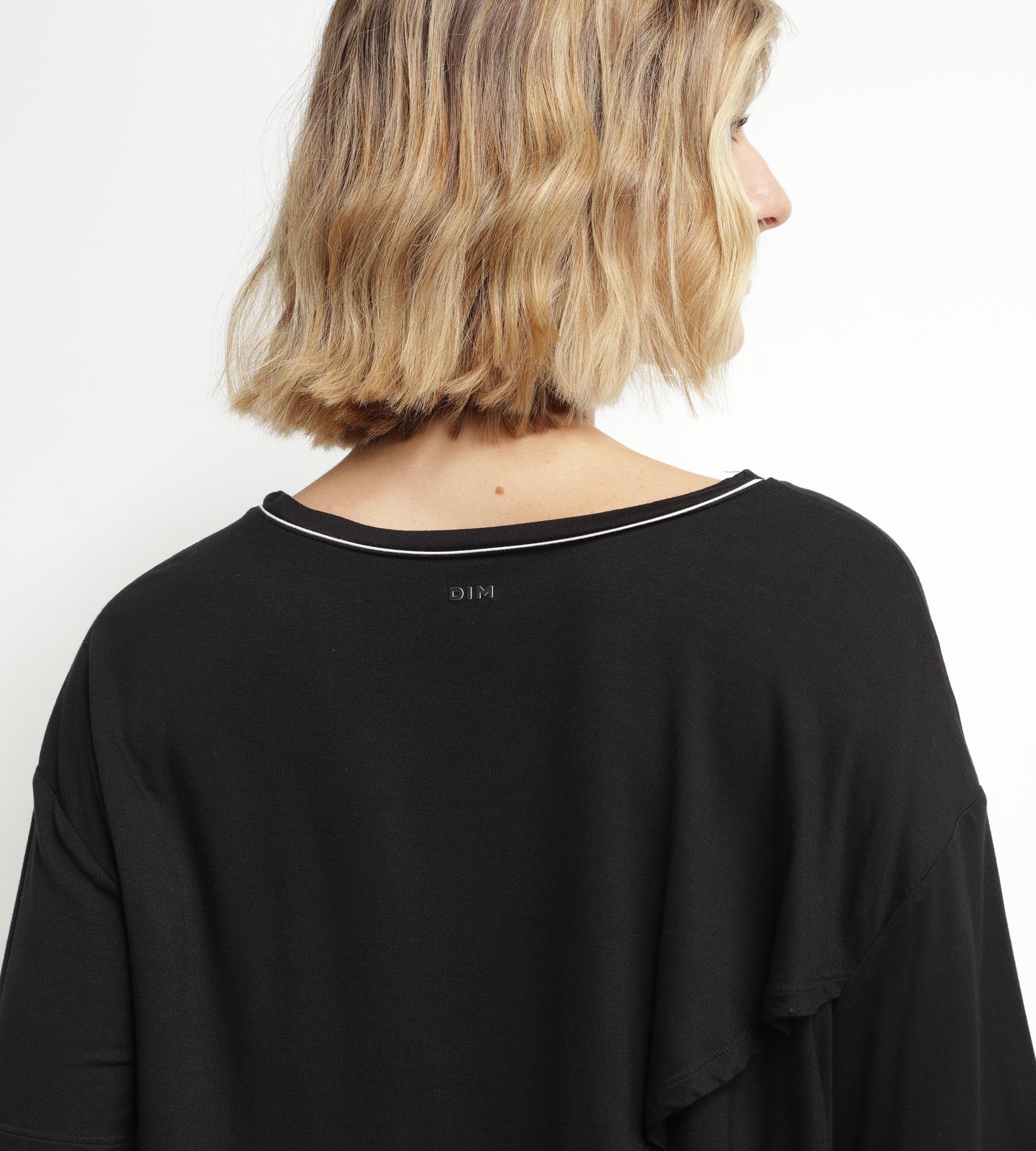 dim-move-t-shirt-sport-femme-viscose-noire-dos-ouvert-ample image 6