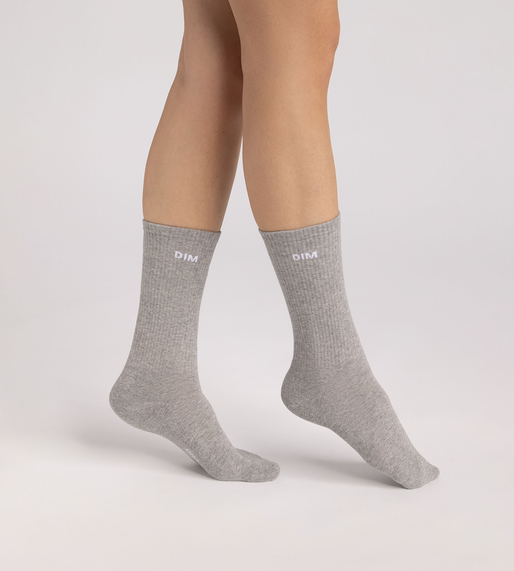 dim-original-lot-de-3-chaussettes-sport-femme-noir-blanc-gris image 3