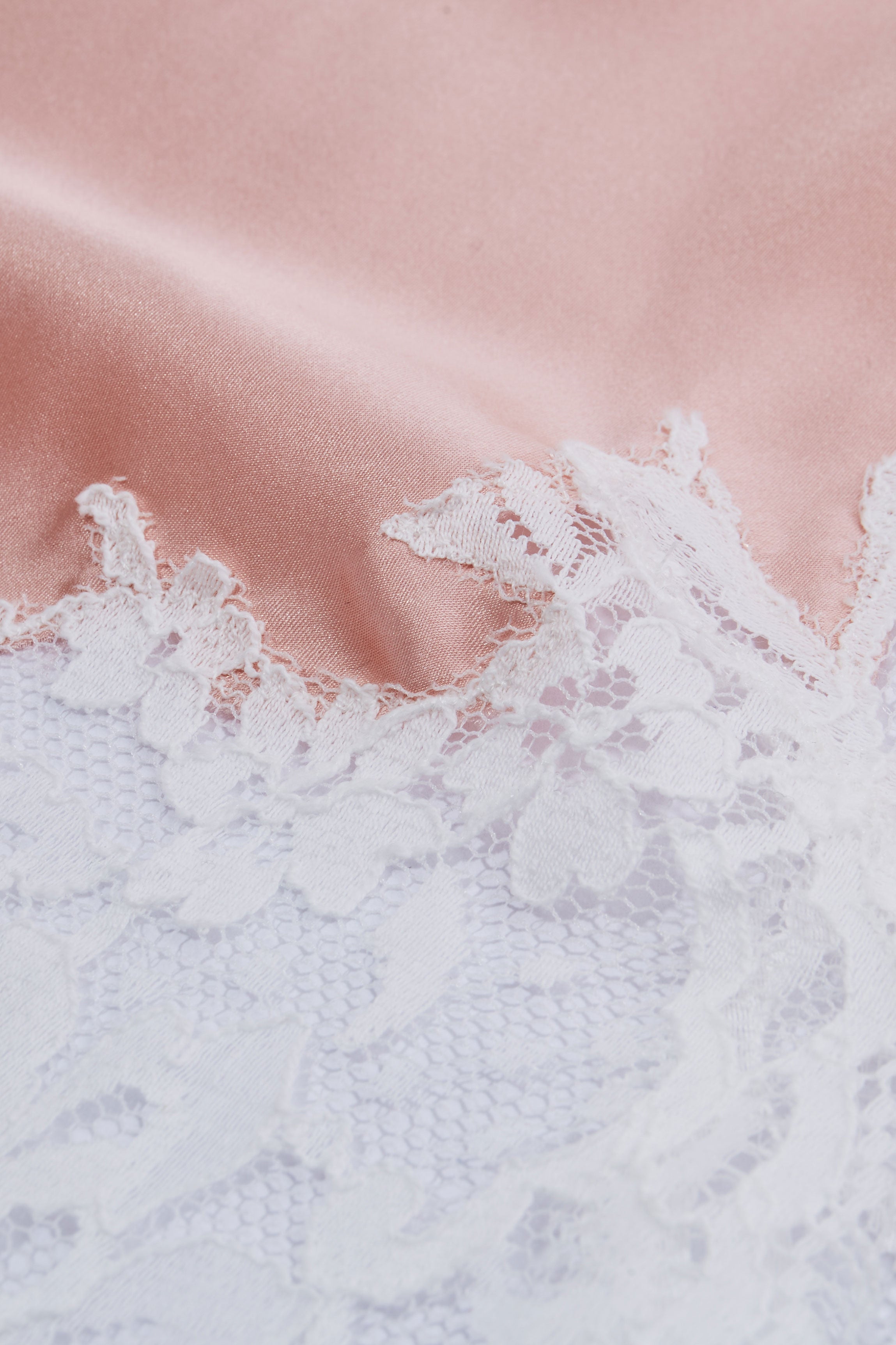 cadolle-eloise-nuisette-soie-rose-dentelle-blanche image 3
