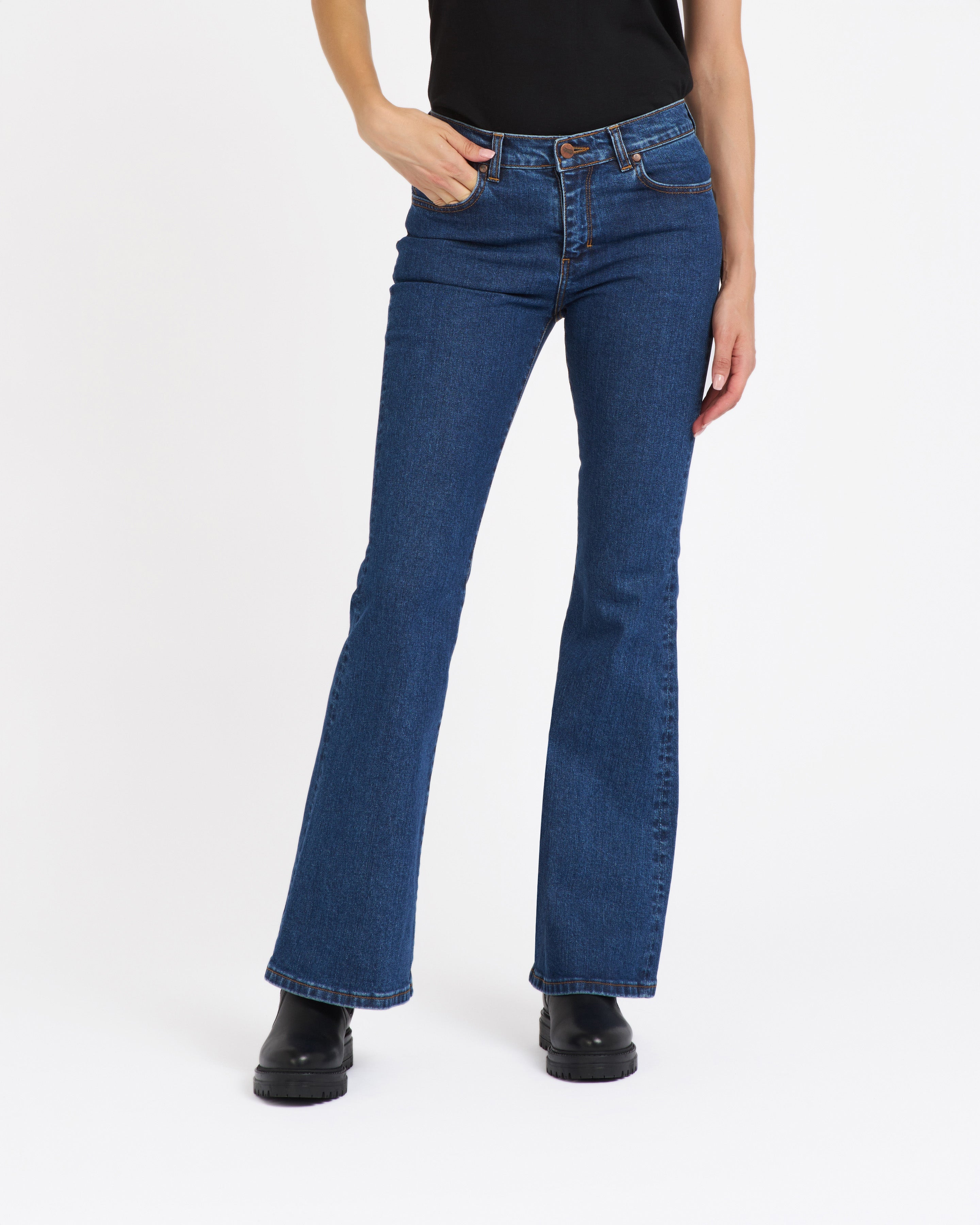 atelier-tuffery-margot-jean-femme-flare-taille-semi-haute-stonewashed image 3
