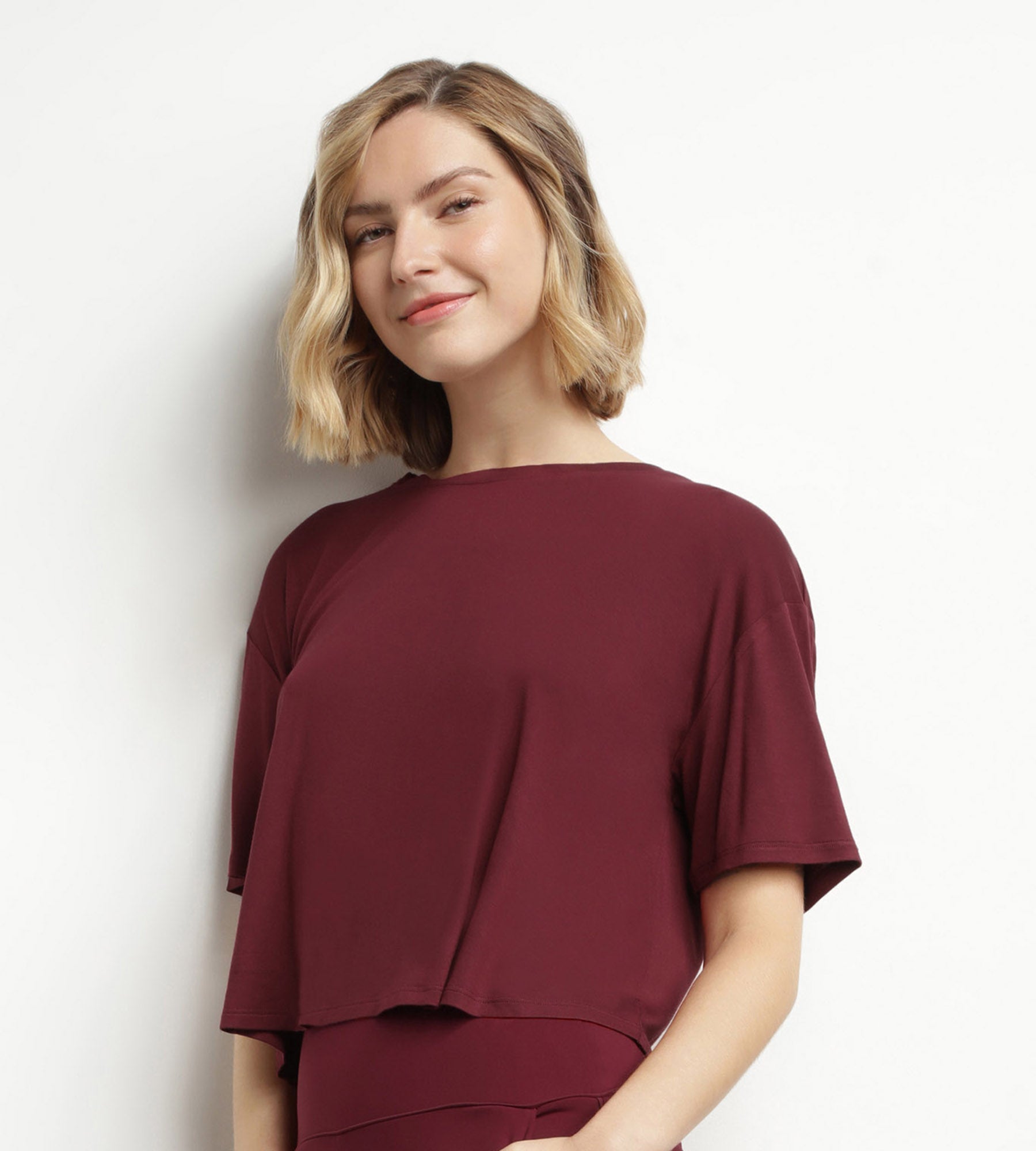 dim-move-t-shirt-de-sport-femme-viscose-bordeaux-dos-ouvert image 1