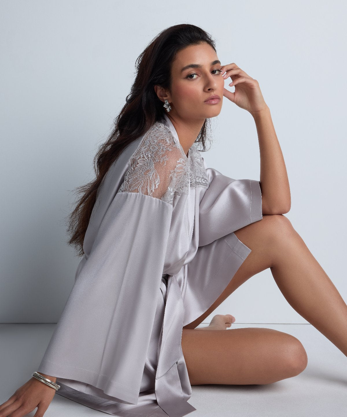aubade-midnight-whisper-kimono-cosmos-silver-soie image 2