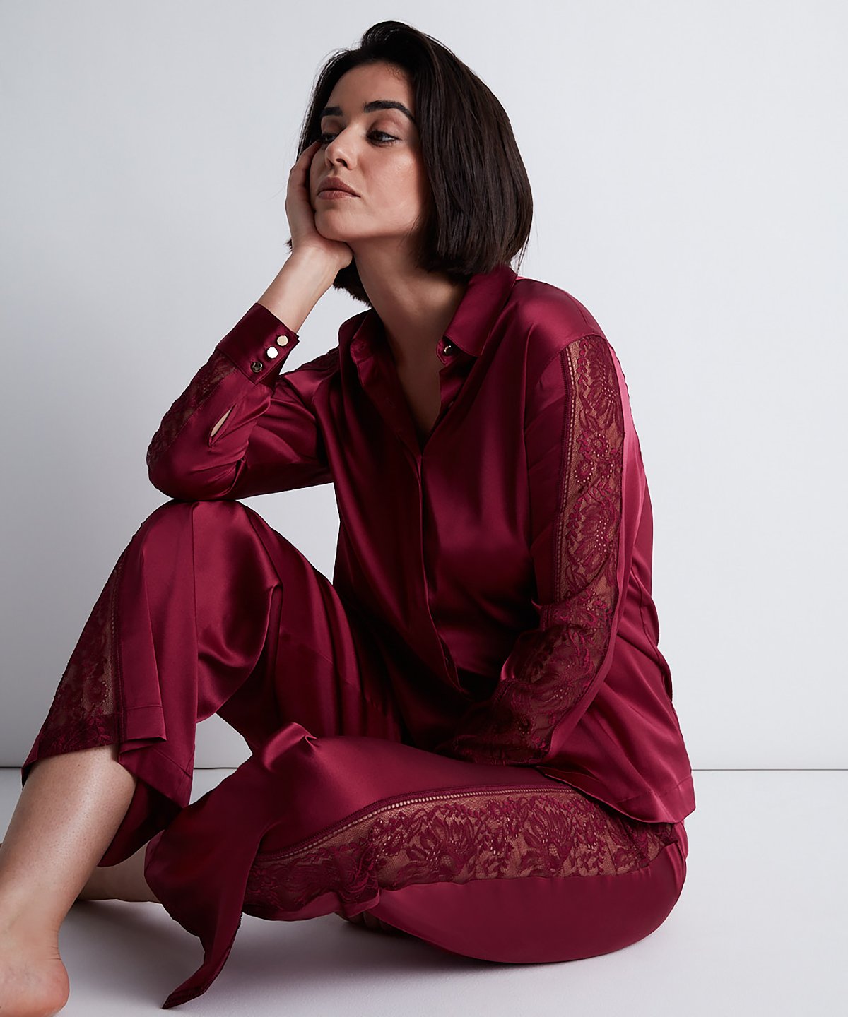aubade-midnight-whisper-pantalon-crimson-red-soie image 6