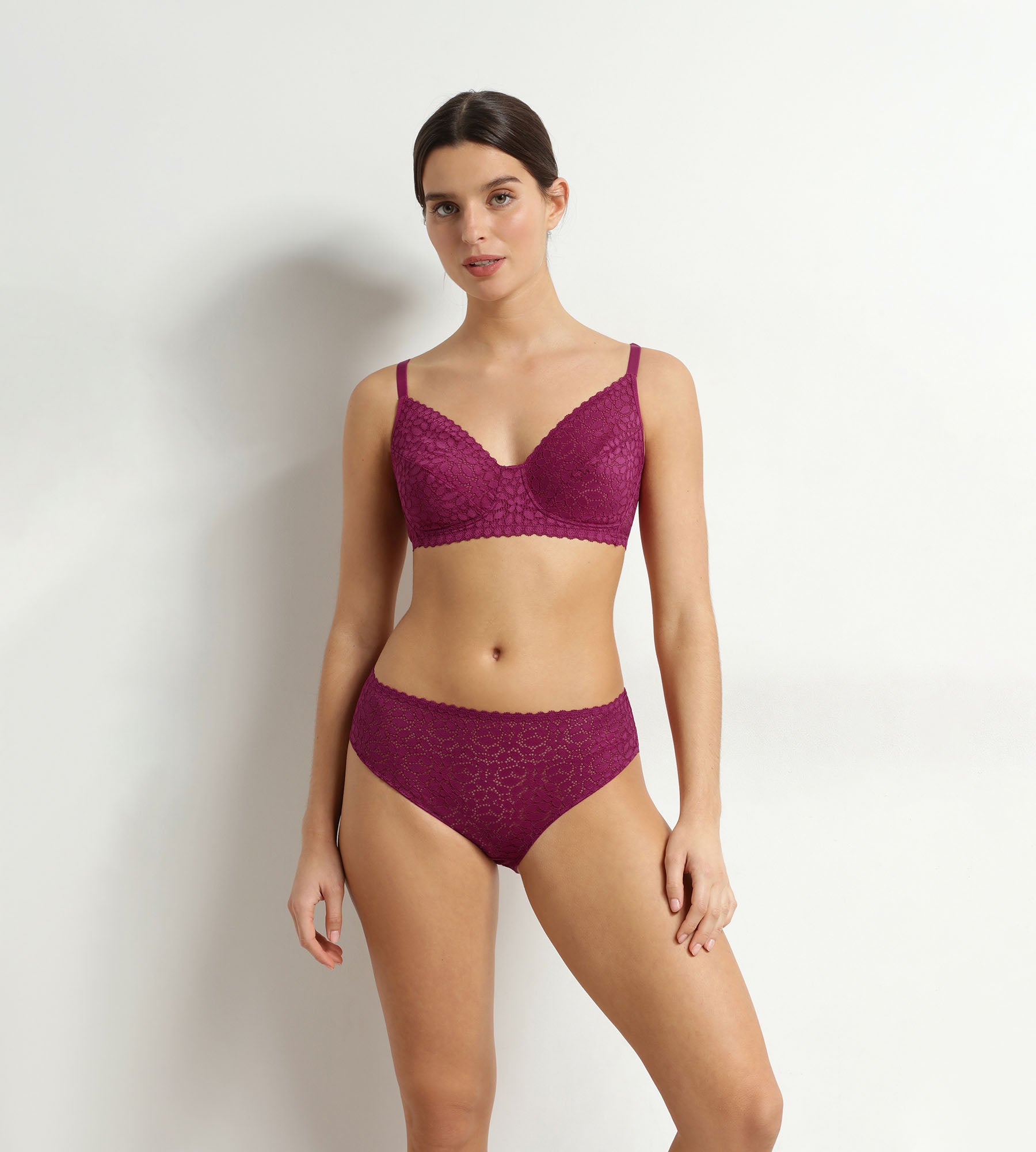 dim-daily-dentelle-culotte-midi-dentelle-florale-fruits-rouges image 3