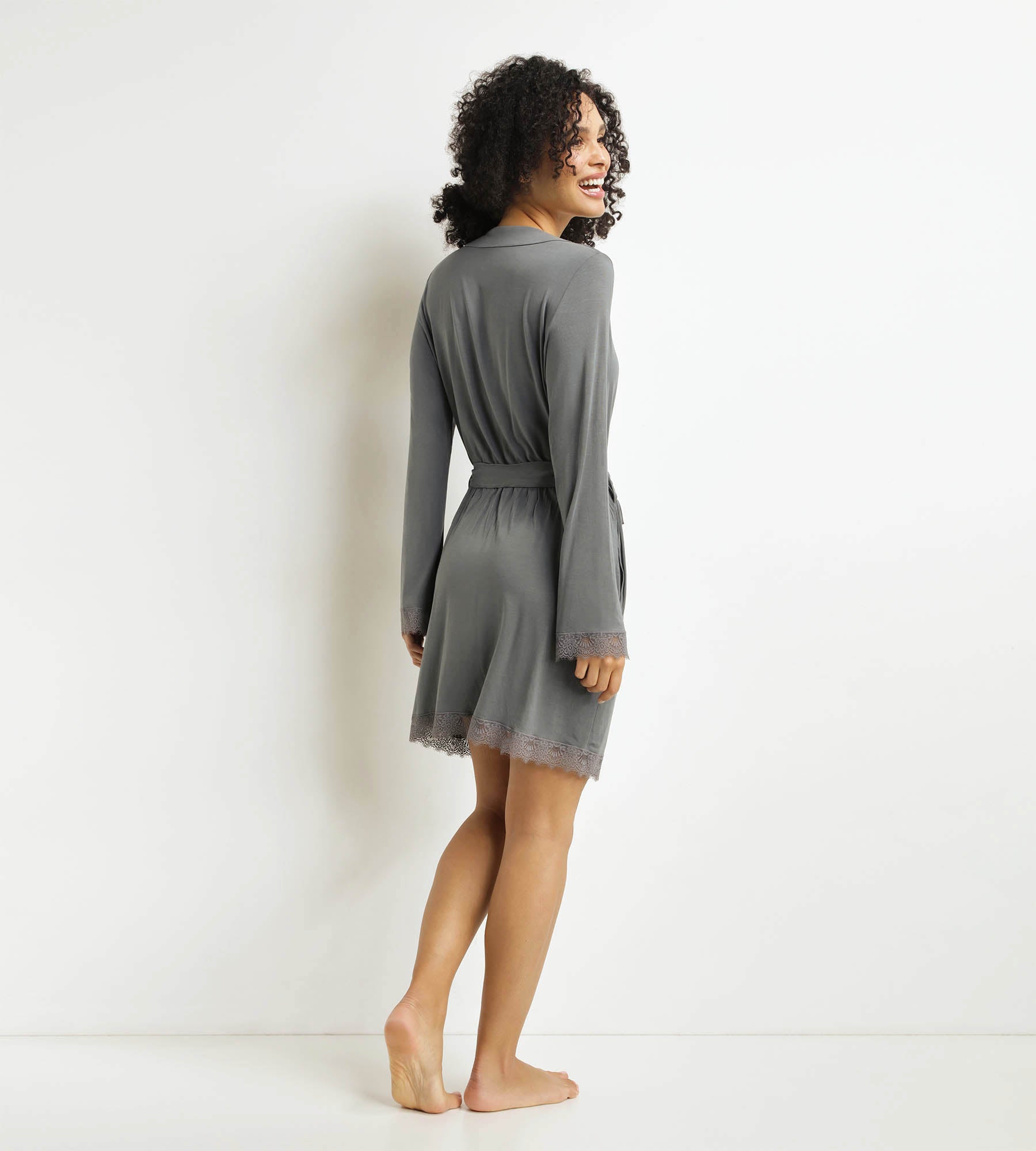 dim-don-t-disturb-peignoir-femme-gris-dentelle image 2