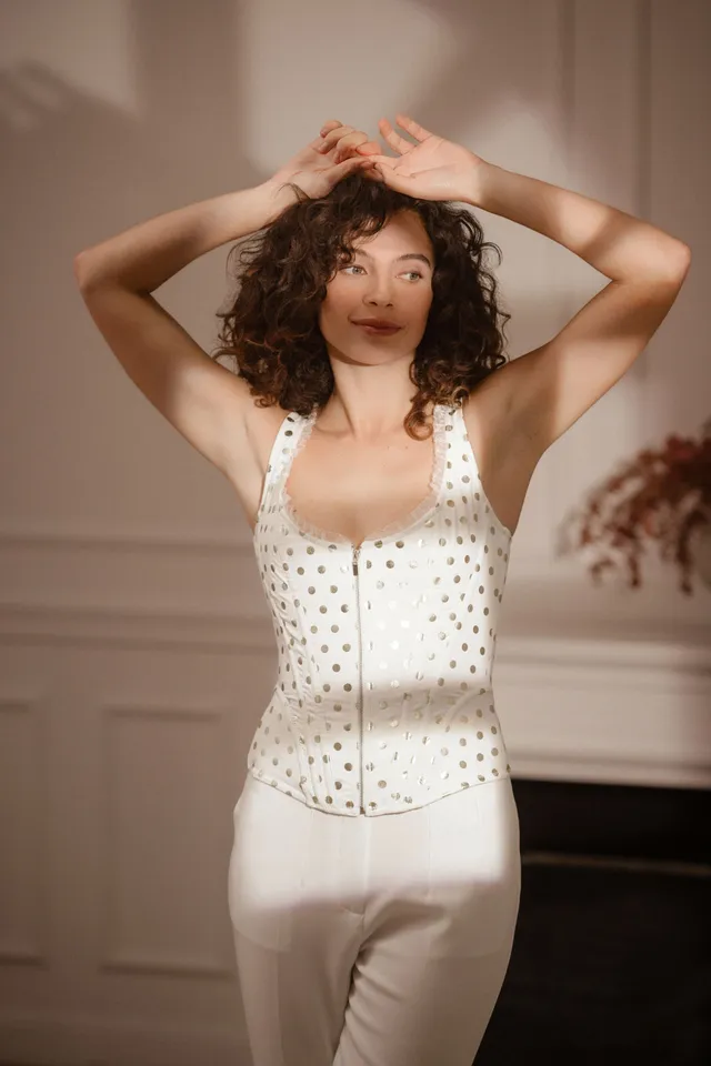 cadolle-keiko-corset-blanc-et-or-sans-la-age image 1