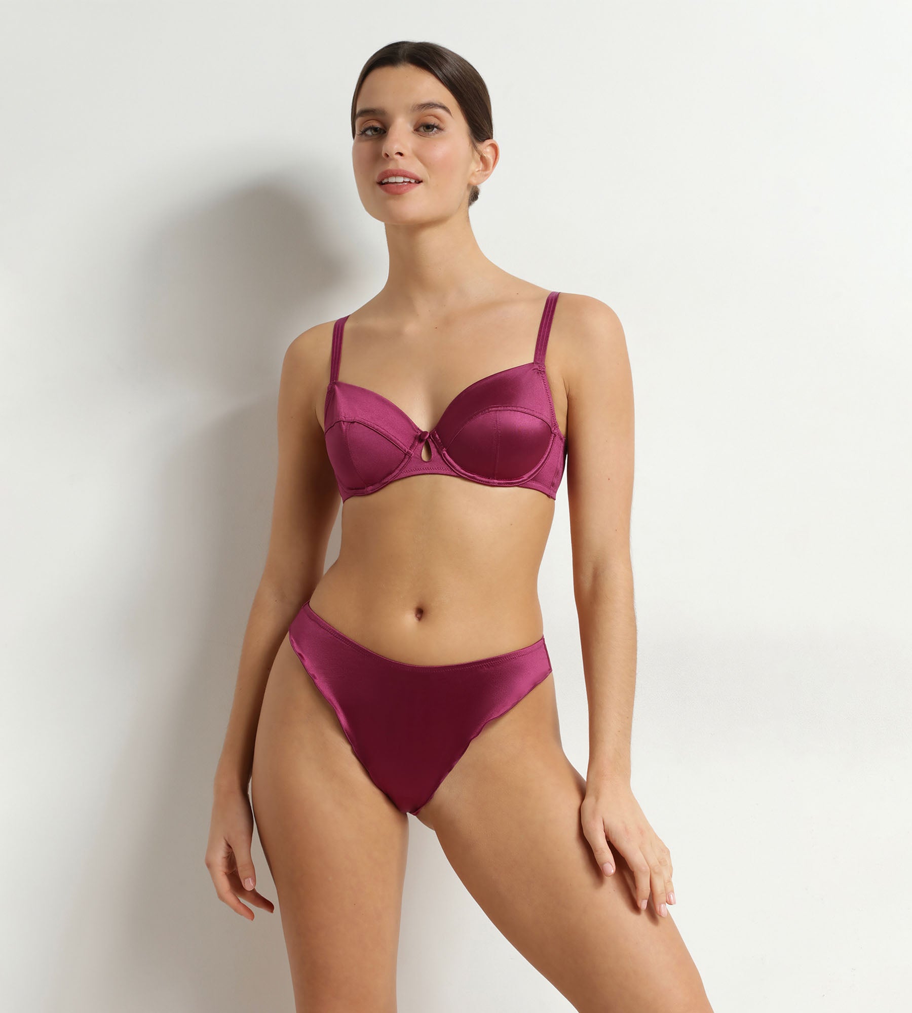 dim-slip-br-silien-silk-radiance-microfibre-satin-e-fruits-des-bois image 3