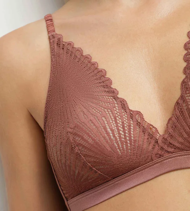 dim-chocolove-soutien-gorge-triangle-sans-armatures-dentelle-marron image 1