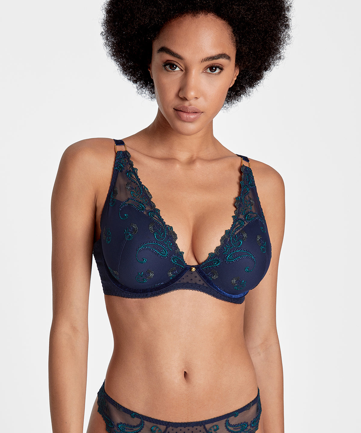 aubade-velvet-memories-soutien-gorge-plunge-foulard-twilight image 3