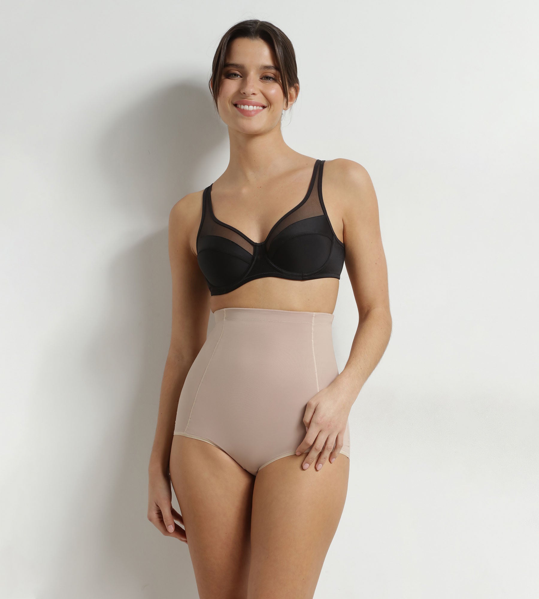 dim-silhouette-contour-gaine-taille-haute-microfibre-nude-femme image 3