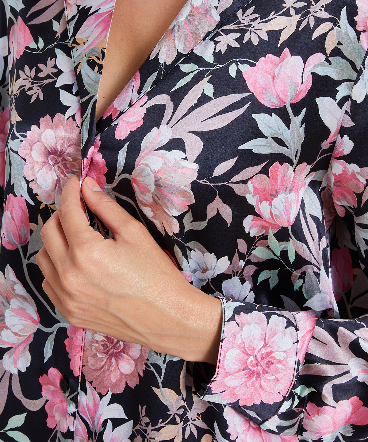aubade-toi-mon-amour-chemisier-pivoine-noire-en-soie image 7