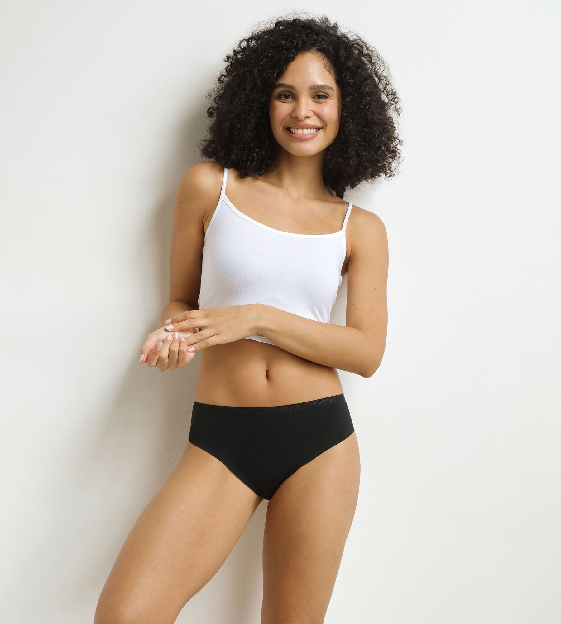 dim-protect-culotte-de-r-gles-invisible-femme-noir image 4