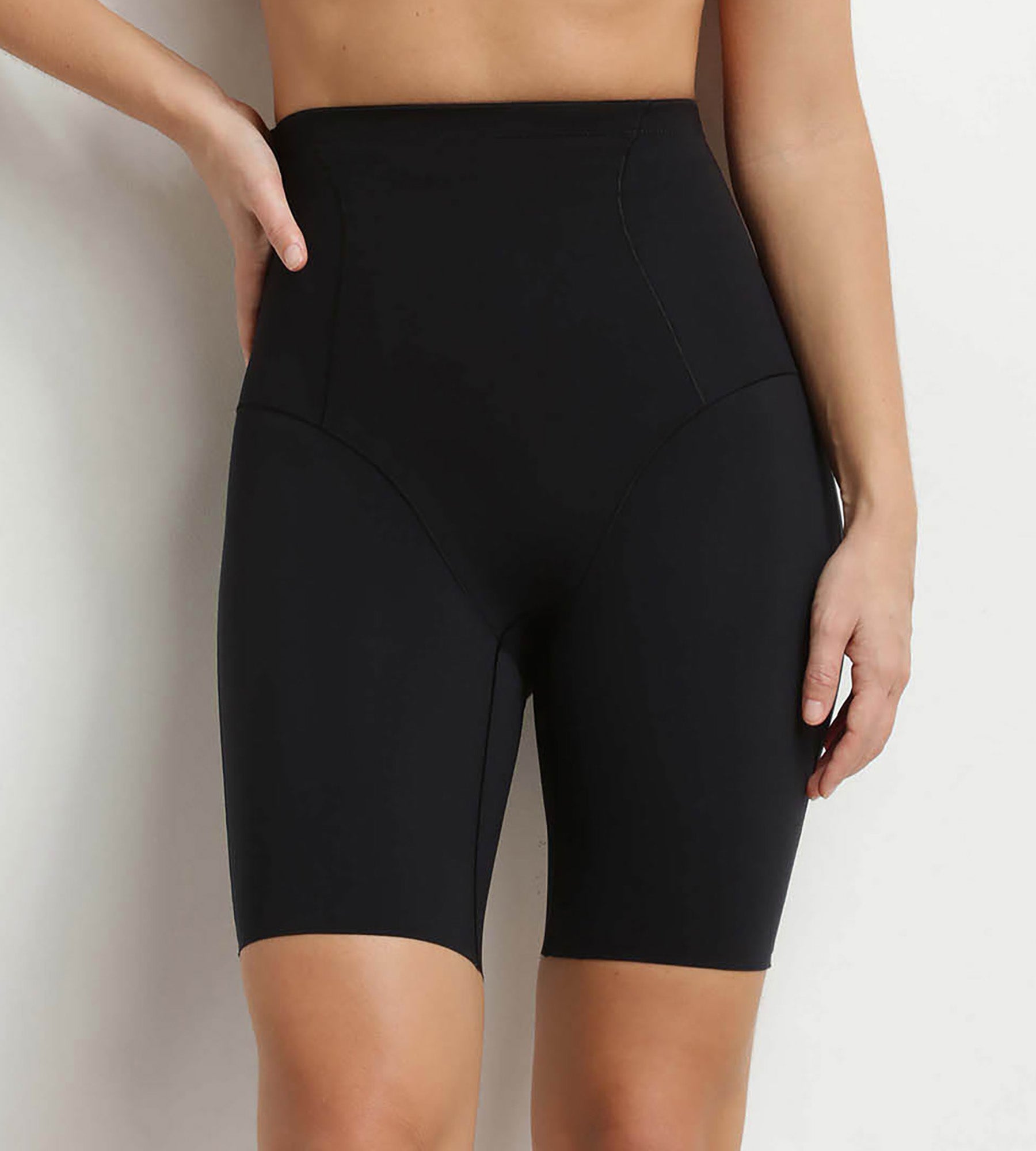 dim-silhouette-contour-shorty-long-gainant-microfibre-noir image 1