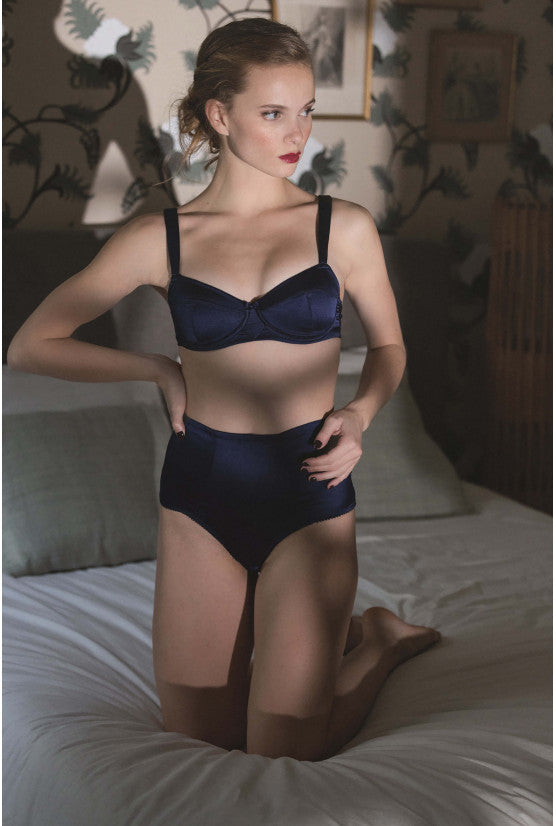 cadolle-lili-soutien-gorge-couture-satin-bleu-nuit image 2