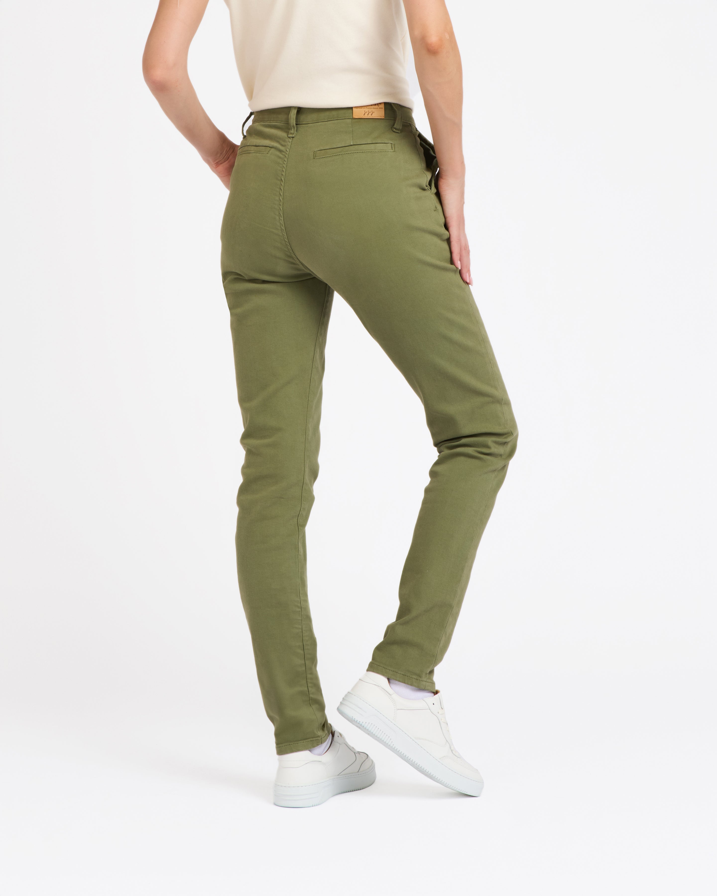 atelier-tuffery-l-onie-chino-femme-ajust-taille-haute-vert-kaki image 4