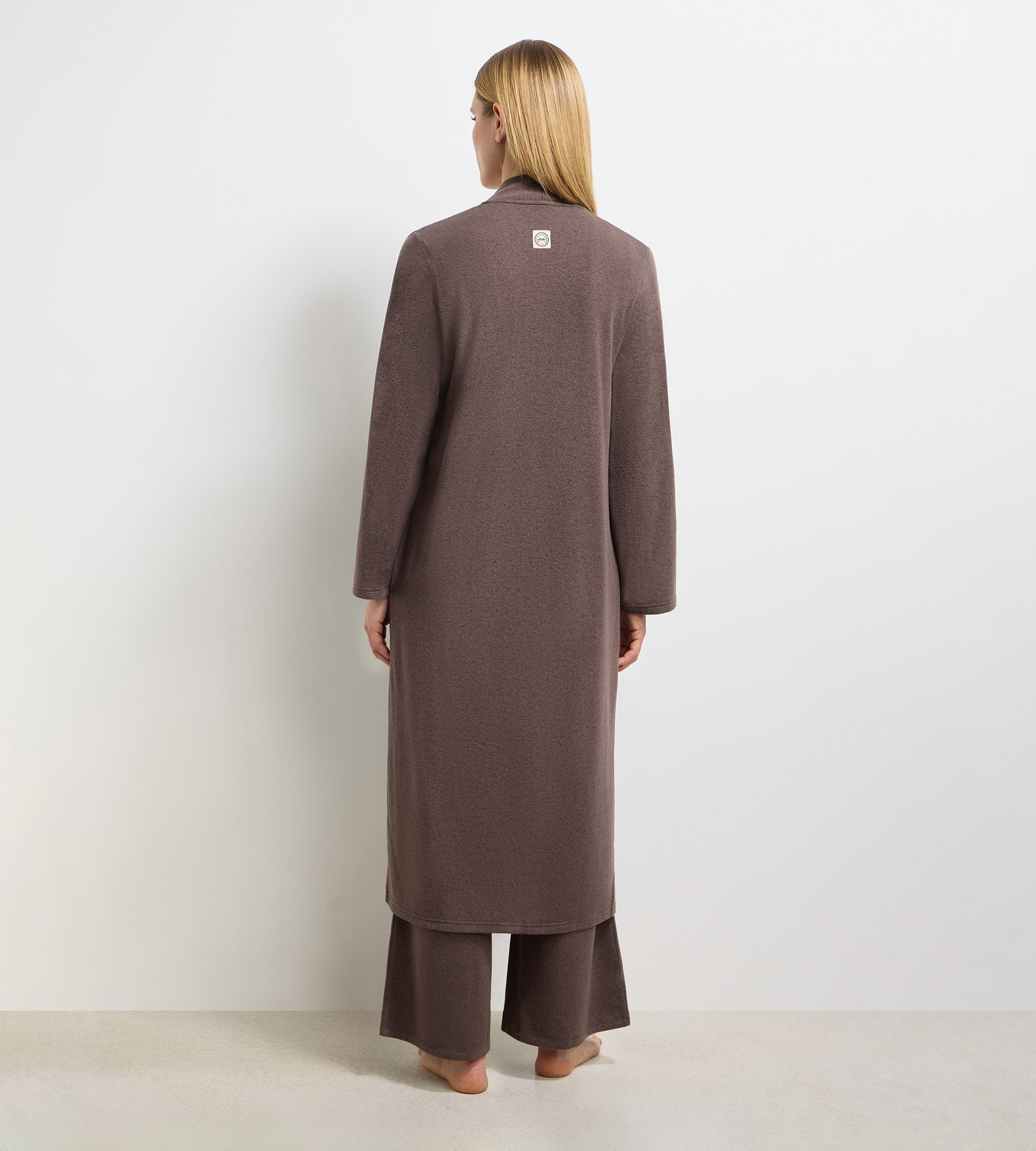 dim-x-ines-de-la-fressange-cardigan-long-jersey-fin-marron-fonc image 2