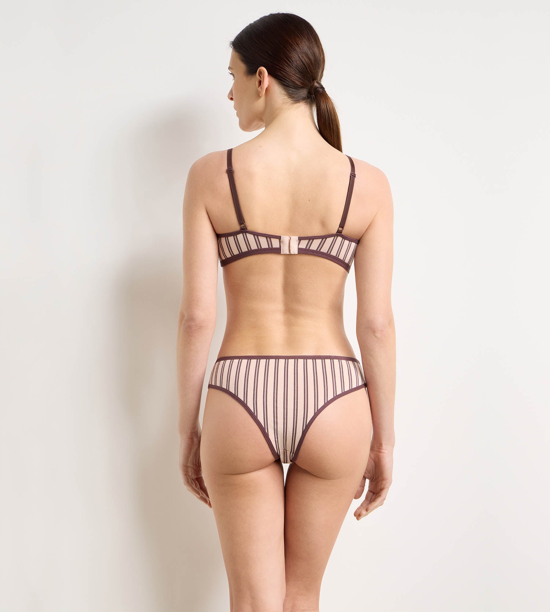 dim-soutien-gorge-corbeille-armatures-brun-rose-dim-x-ines-de-la-fressange image 5