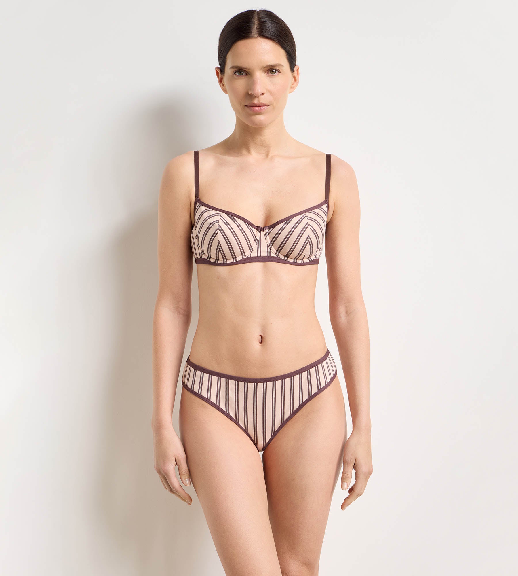 dim-soutien-gorge-corbeille-armatures-brun-rose-dim-x-ines-de-la-fressange image 4