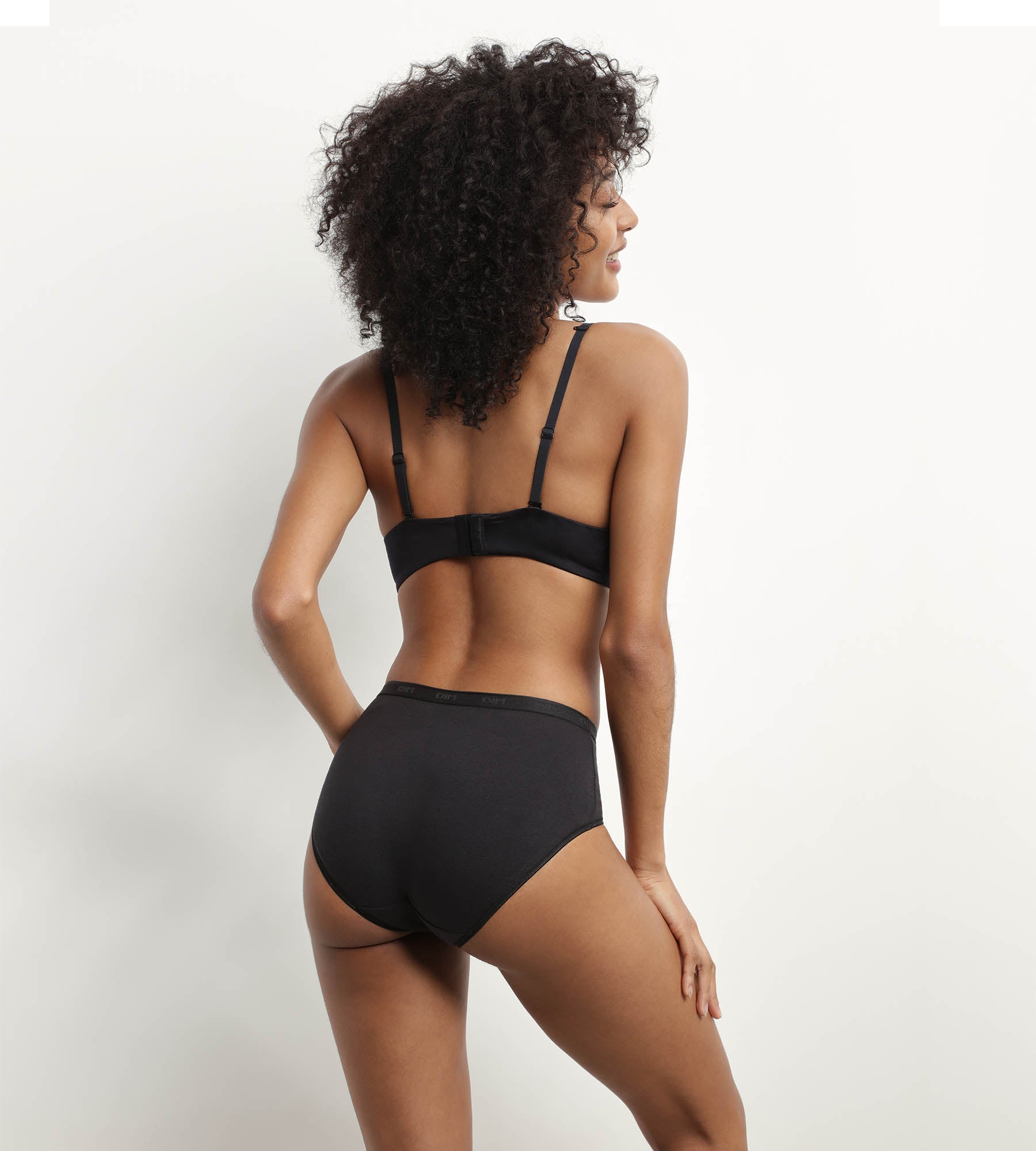 dim-comfort-collection-soutien-gorge-push-up-microfibre-noir image 5