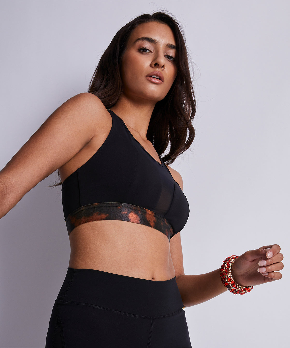 aubade-hot-motion-brassi-re-noir-brassi-re-de-sport-maintien-m-dian-aubade-x-luz image 5
