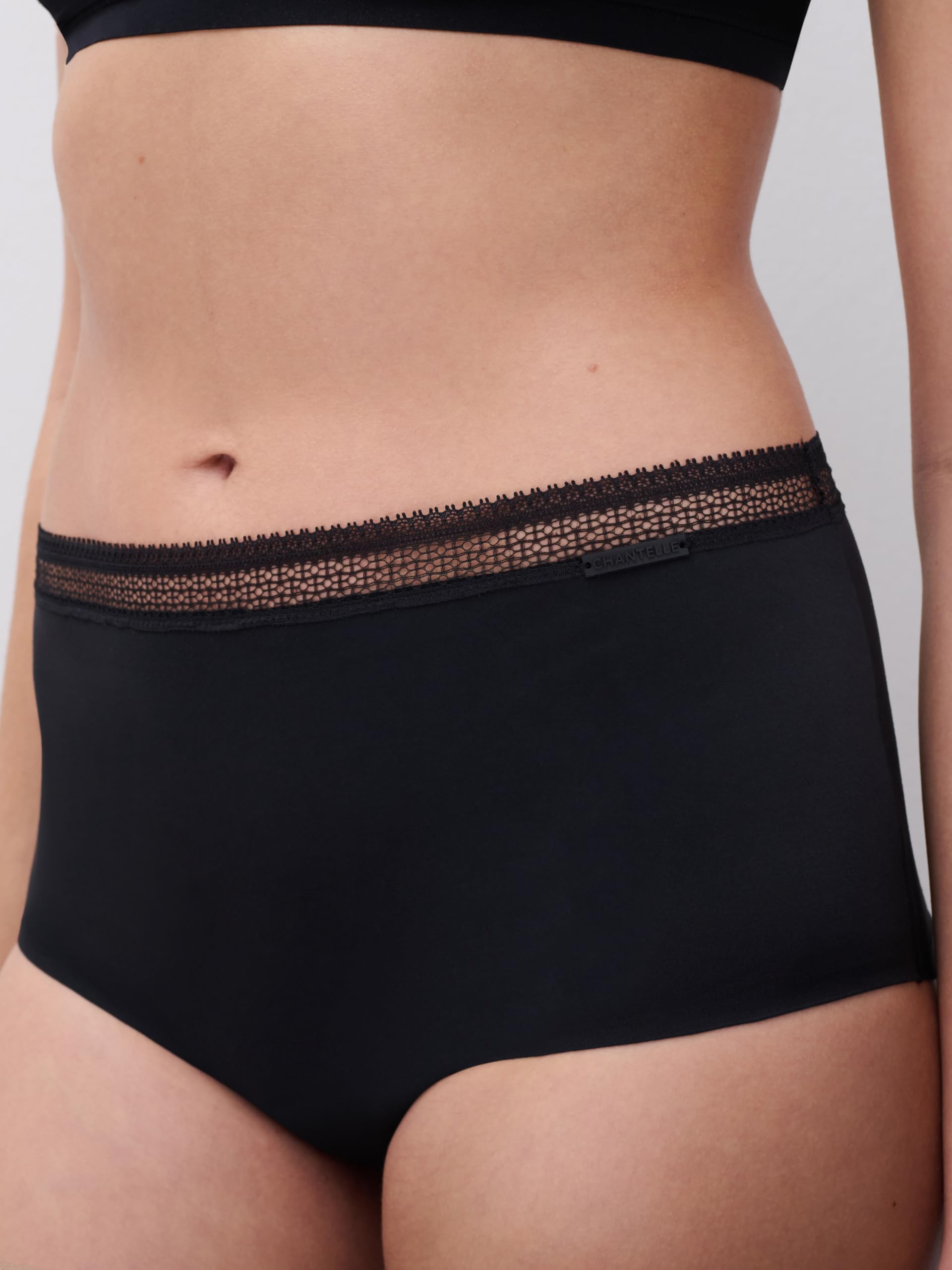 chantelle-c-essential-culotte-menstruelle-femme-noire image 3