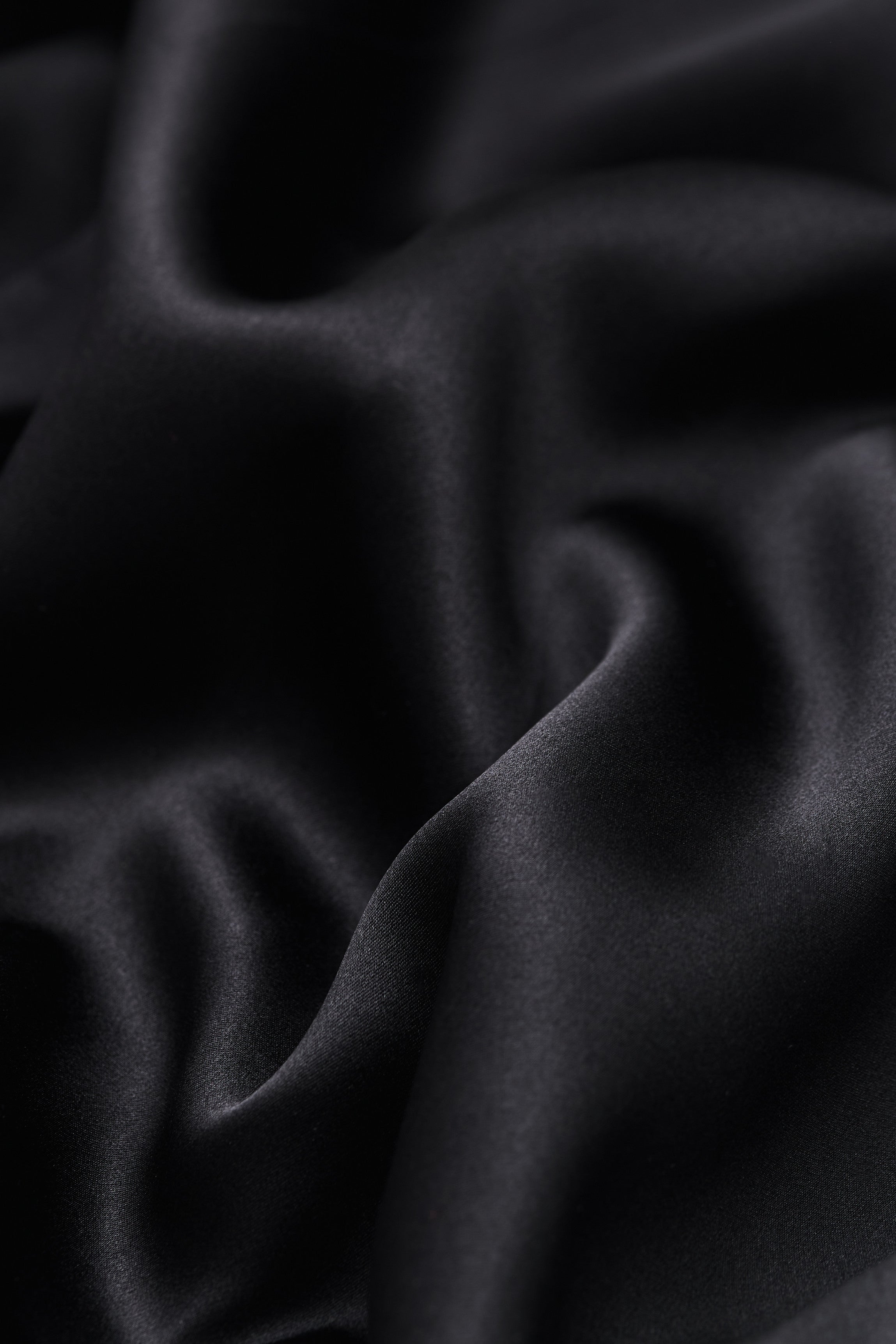 cadolle-peignoir-soie-noire-homewear-eloise image 5