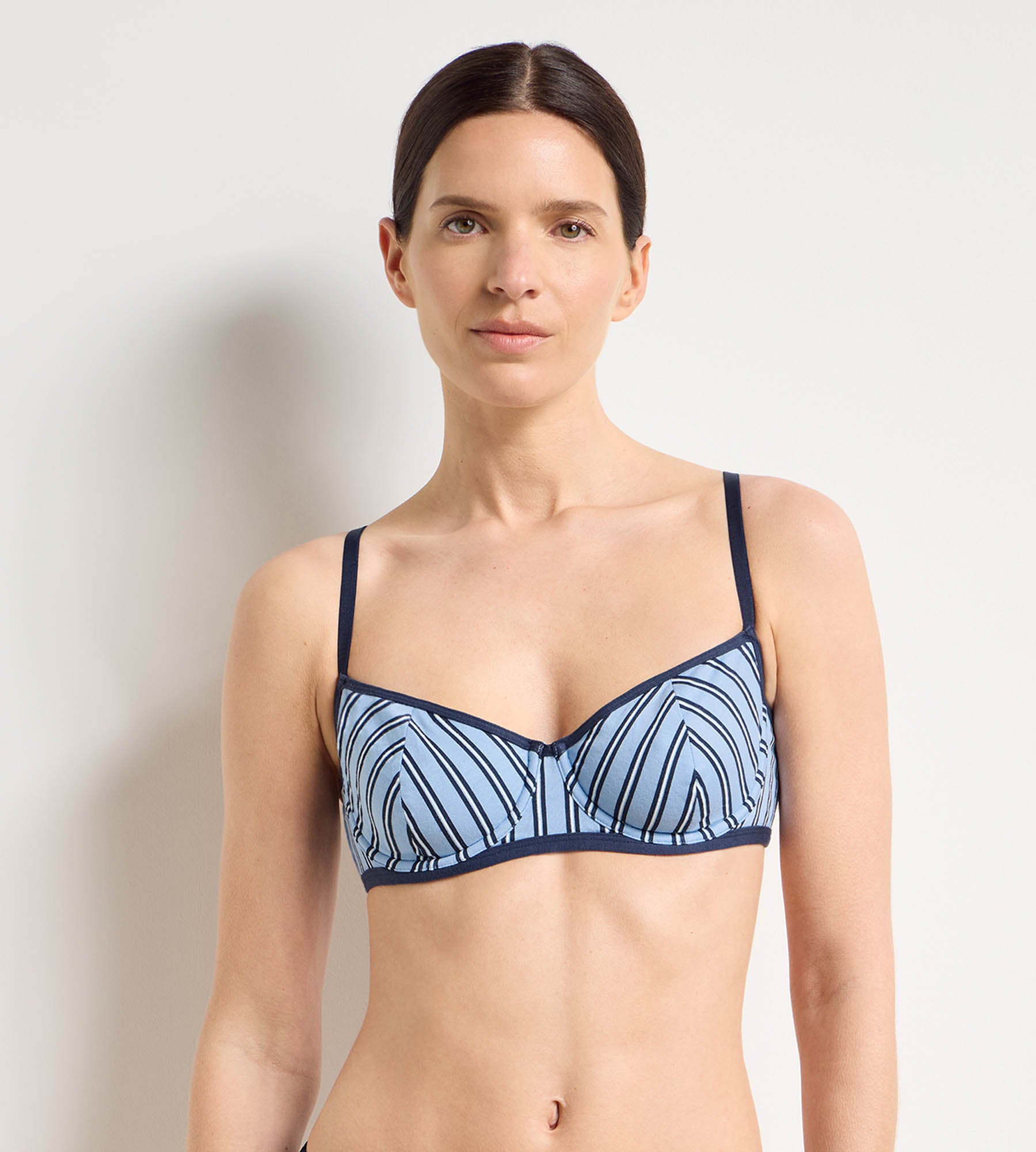 dim-x-ines-de-la-fressange-soutien-gorge-corbeille-armatures-bleu-ciel image 2