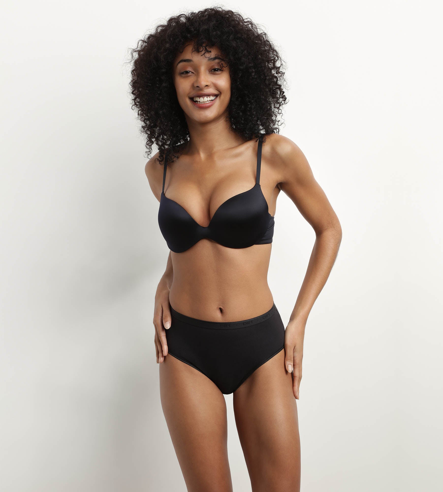 dim-comfort-collection-soutien-gorge-push-up-microfibre-noir image 4