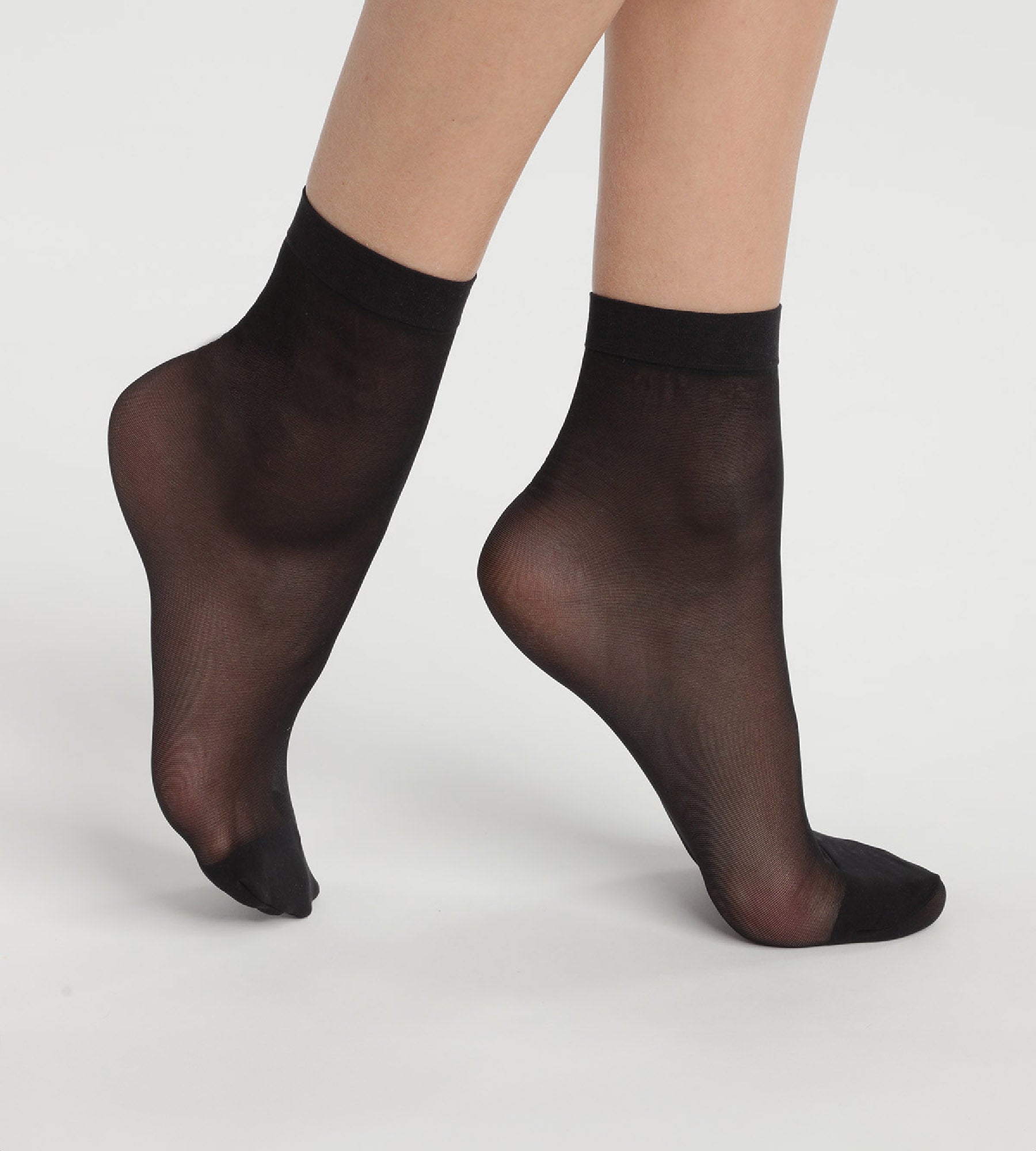 dim-ultra-resist-lot-de-2-paires-de-socquettes-voile-femme-noir-20d image 2