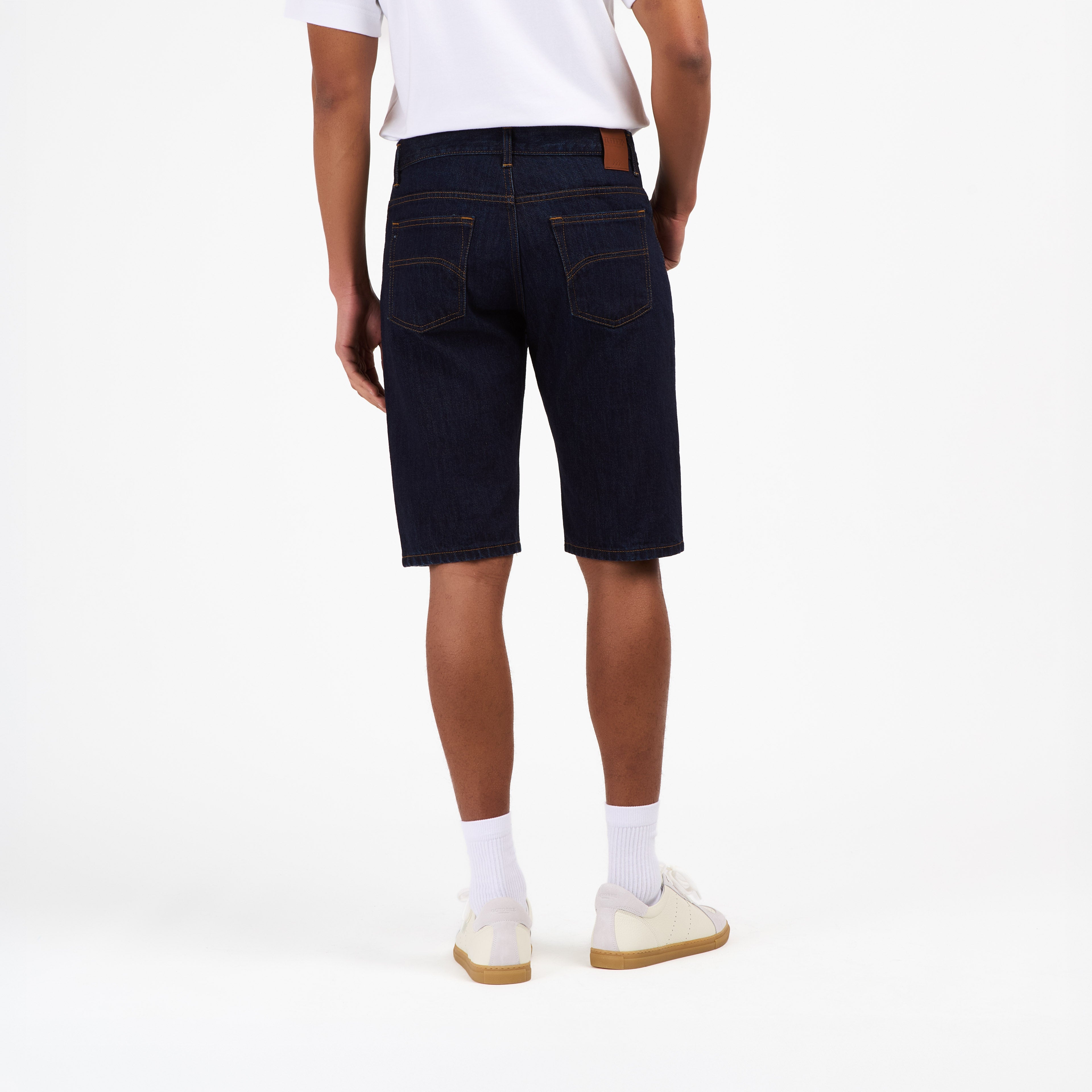 atelier-tuffery-short-homme-en-jean-brut-marius-coupe-droite image 5