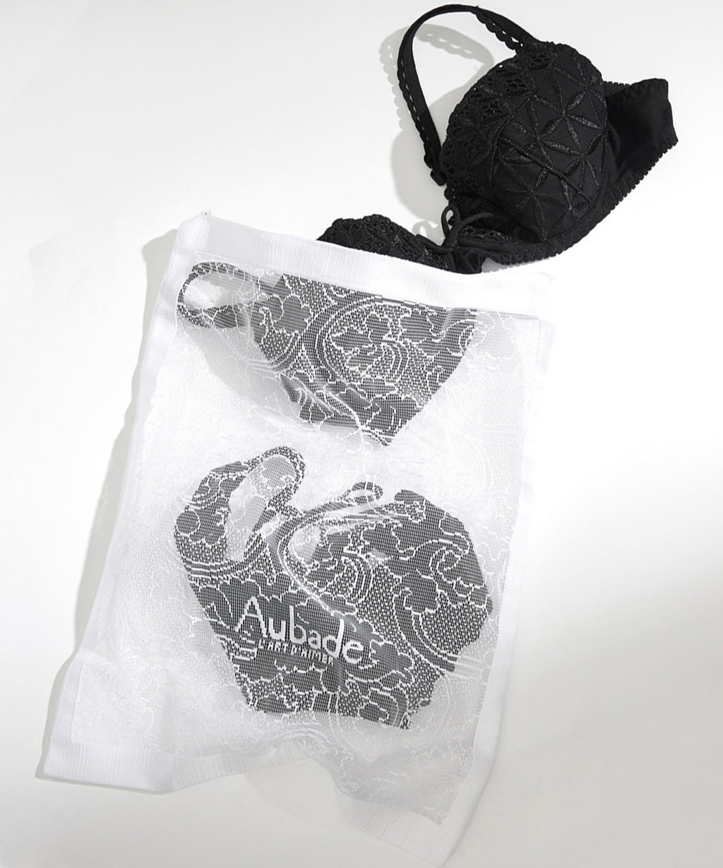 aubade-pochon-de-lavage-lingerie-white image 1