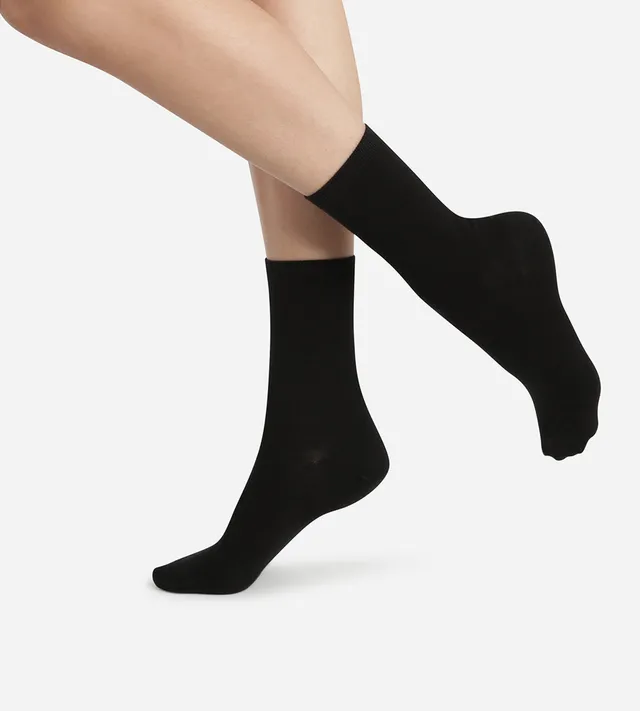 dim-lot-de-2-paires-de-chaussettes-femme-noires-pur-coton image 1