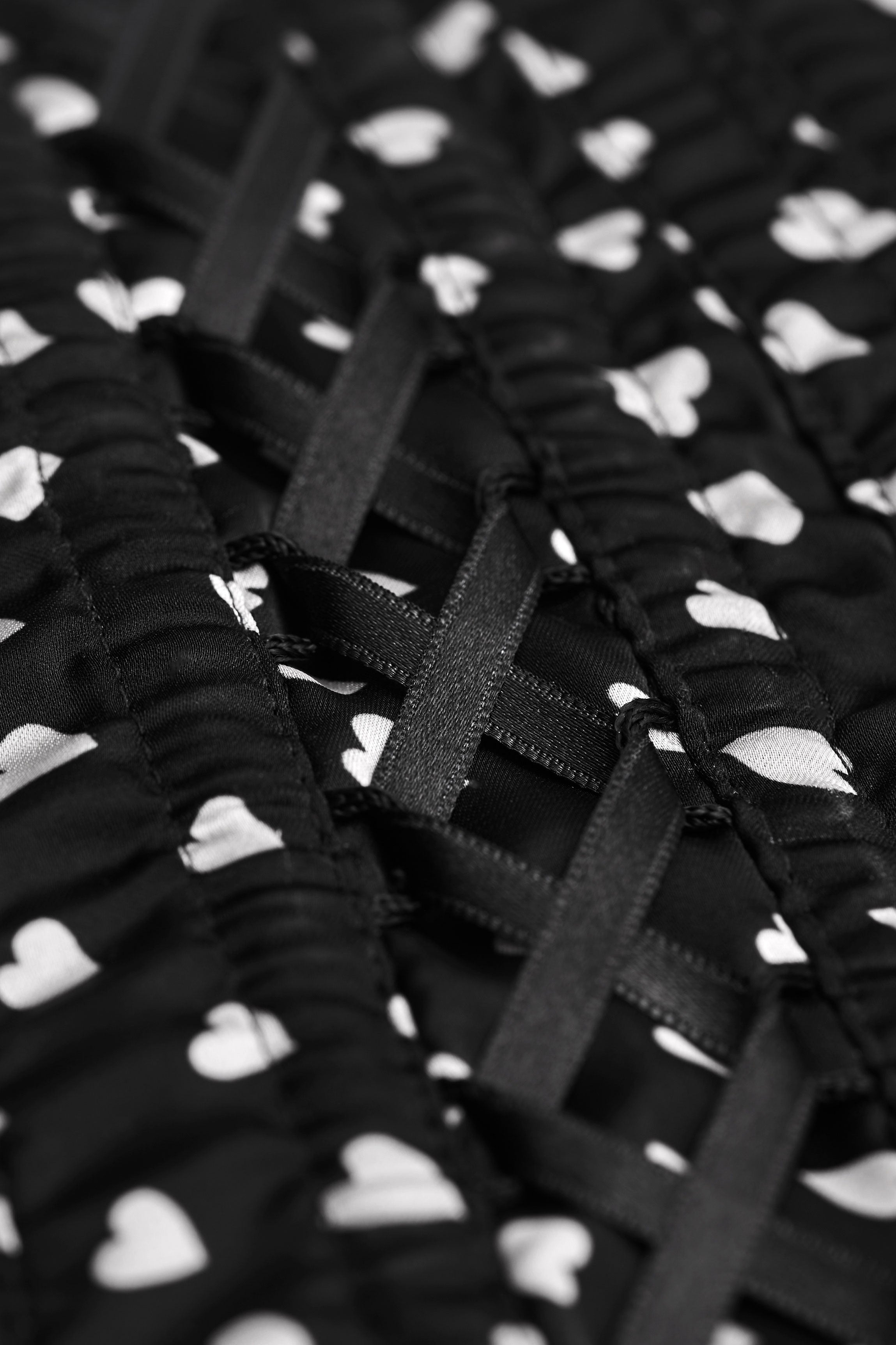 cadolle-corset-keiko-petit-coeur-satin-noir image 7
